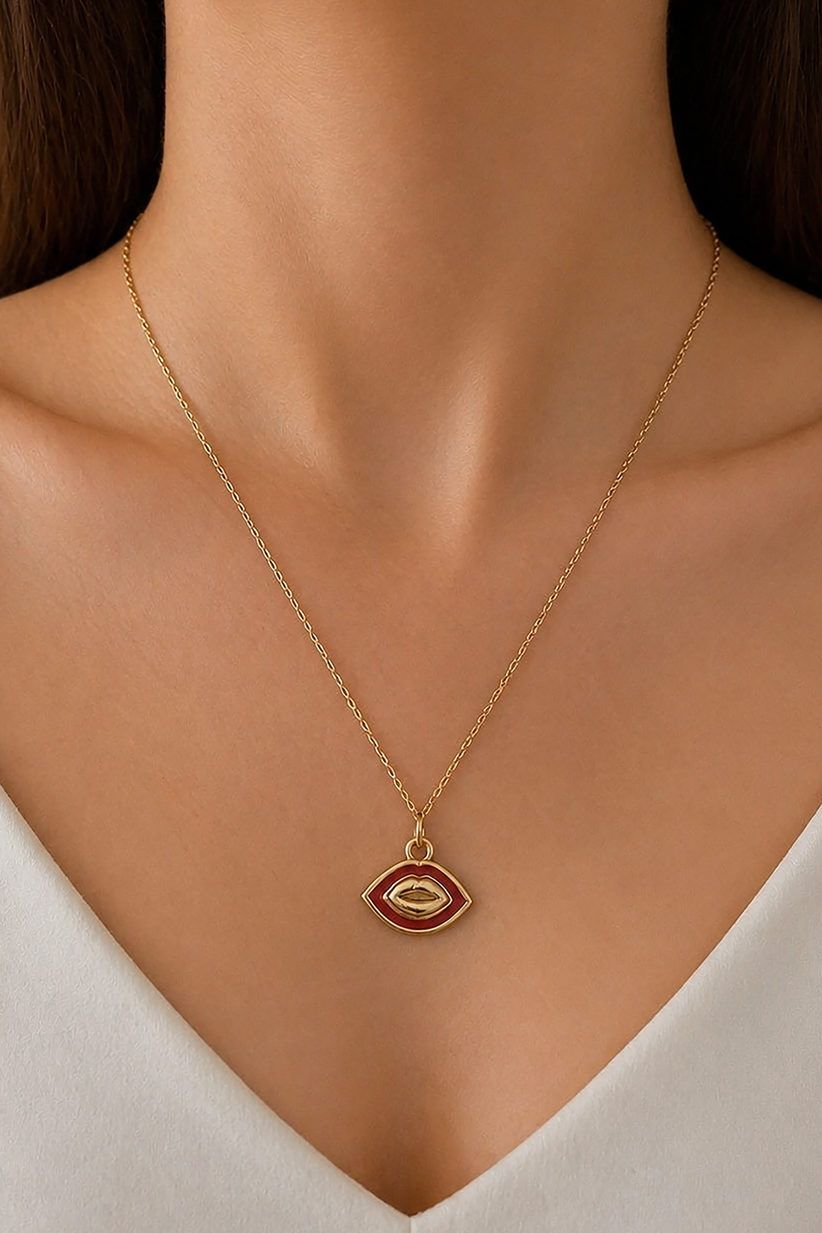 Altın Renk Dudak Figürlü Çelik Kolye