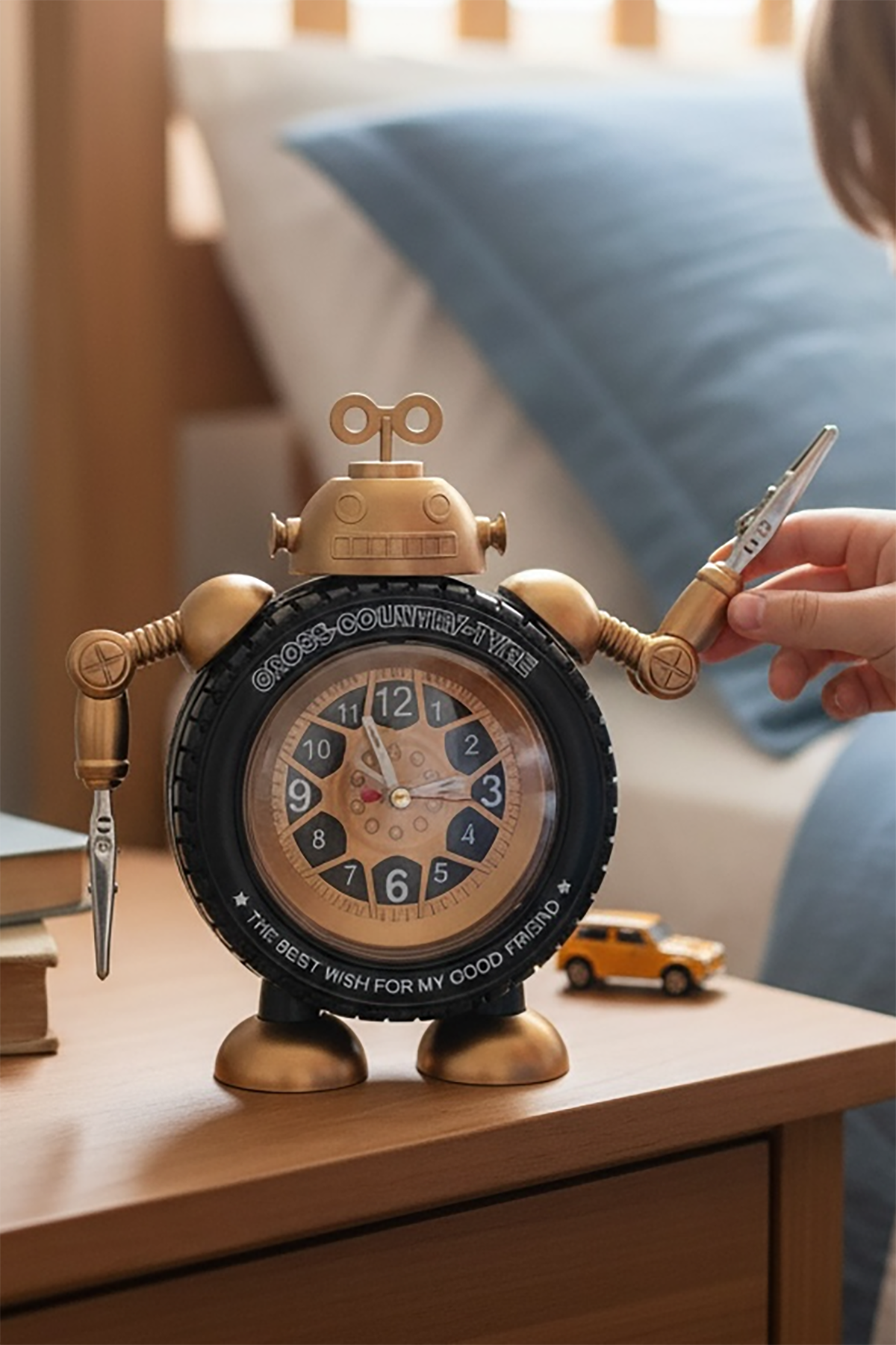 Karışık Renk Tekerlek Figürlü Mini Dekoratif Alarmlı Yuvarlak Masa Saati