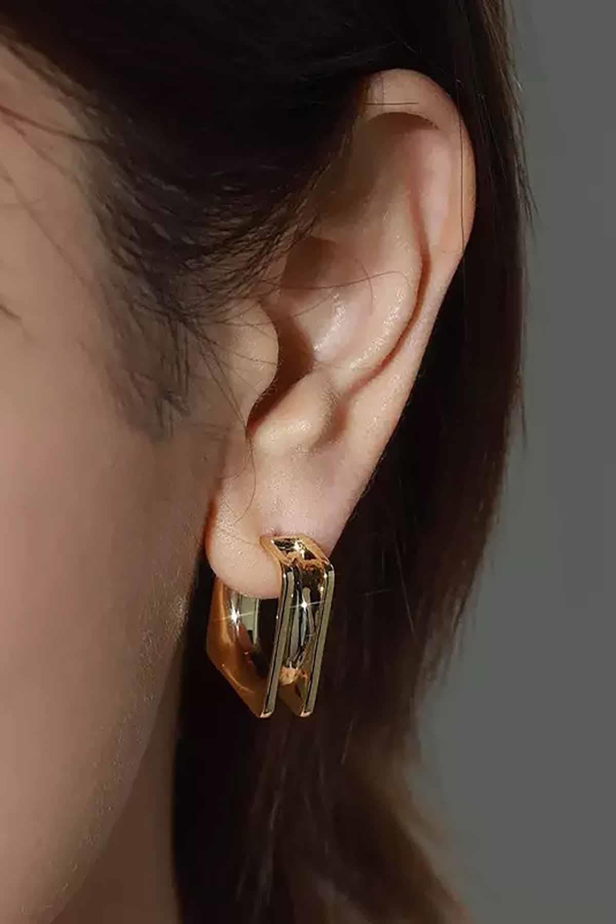 Altın Renk Kare Küpe (Çift)