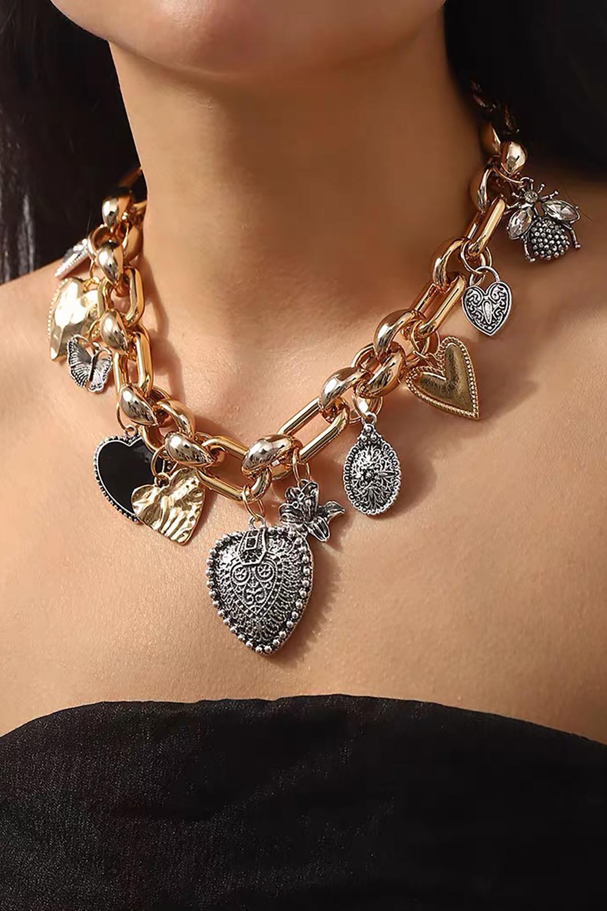 Altın Ve Gümüş Renk Charmlı Tasarım Kolye