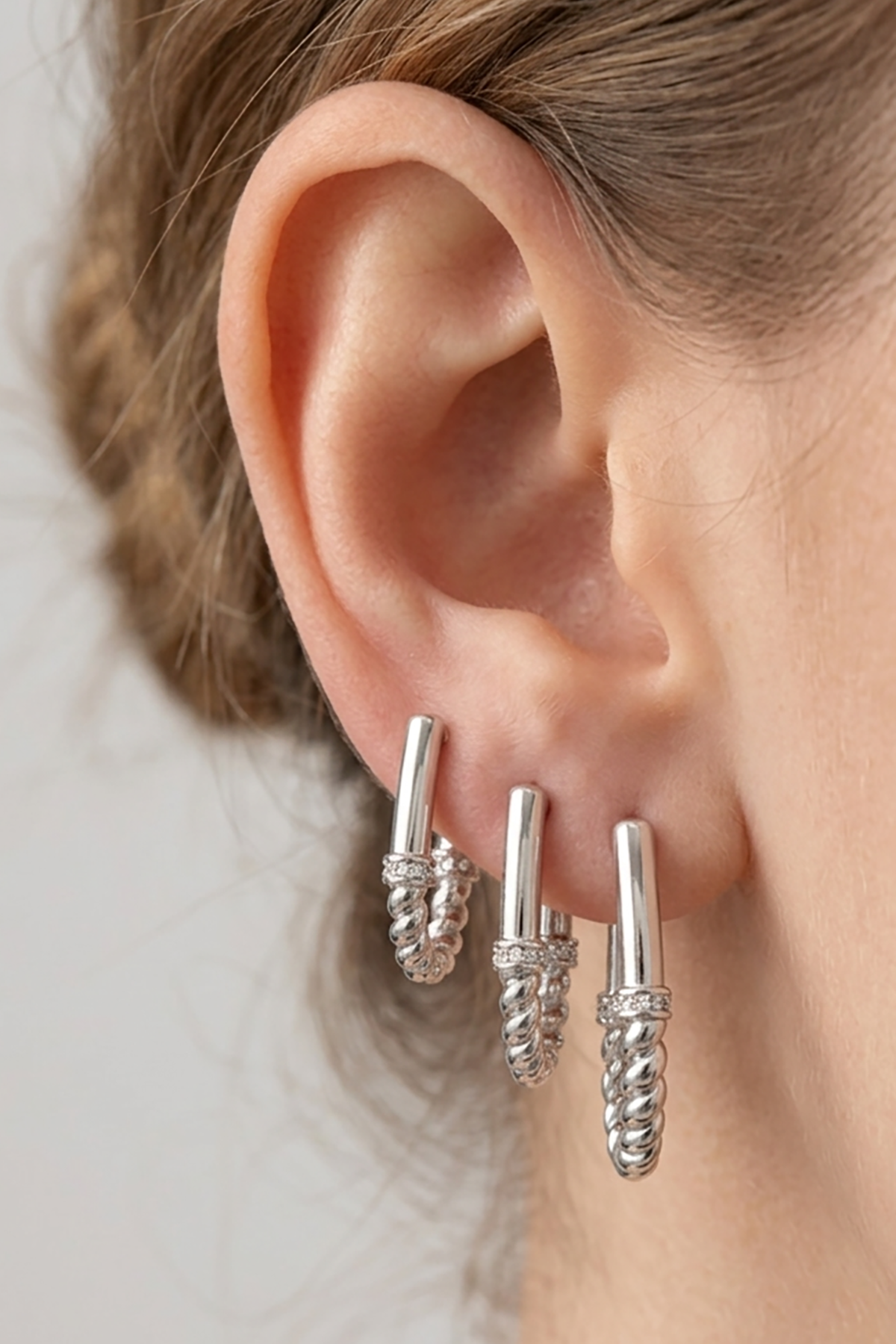 Gümüş Renk Burgu Detaylı 3'lü YSX Küpe Set