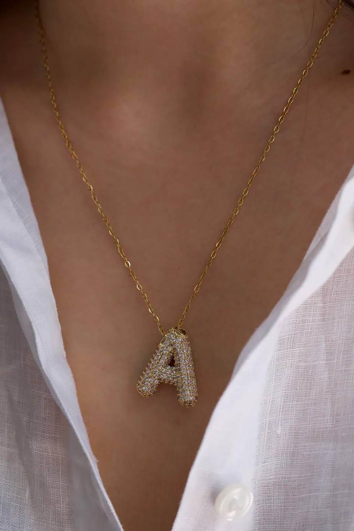 Altın Renk A Harf Taş Detaylı Çelik Kolye