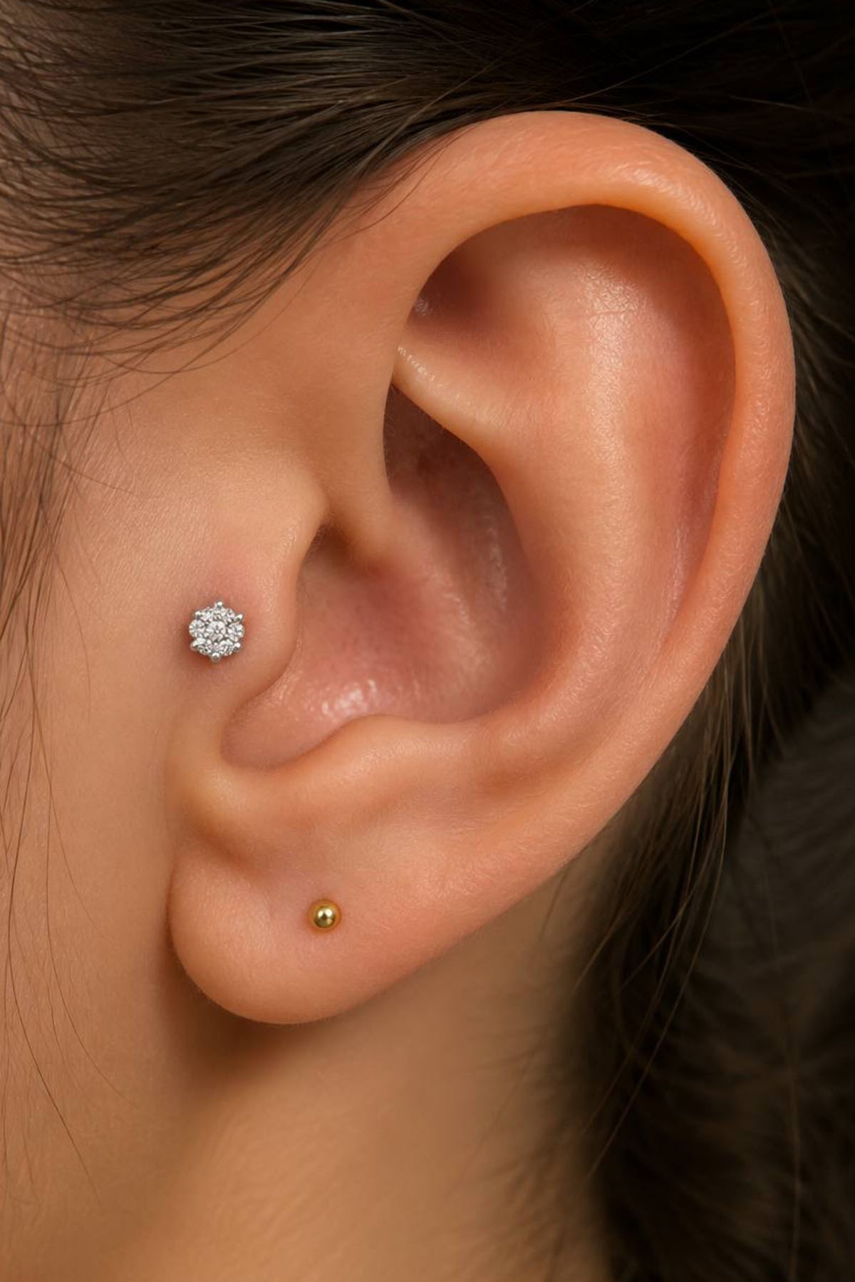 Gümüş Renk  Taşlı Cerrahi Çelik Tragus/Kıkırdak Küpe/Piercing (Tek)