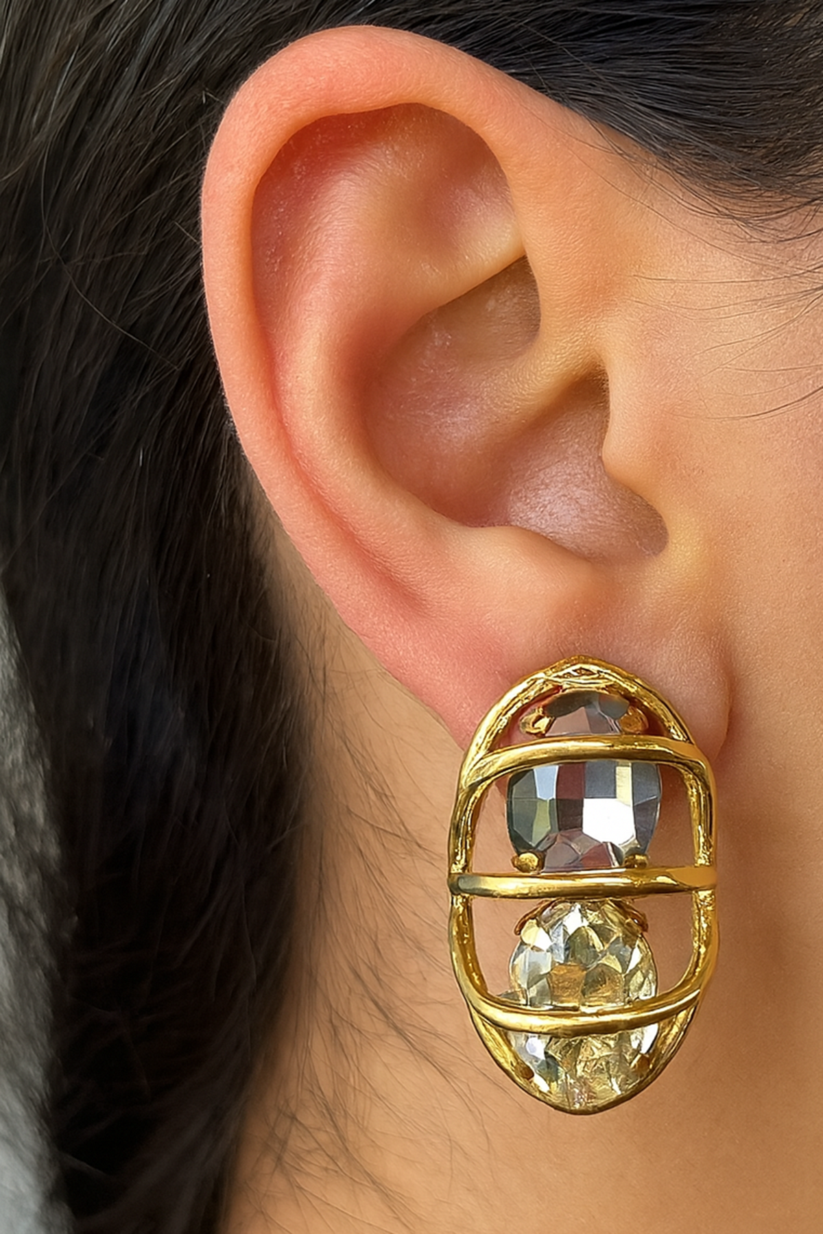 Altın Renk Taş Detaylı Küpe (Çift)