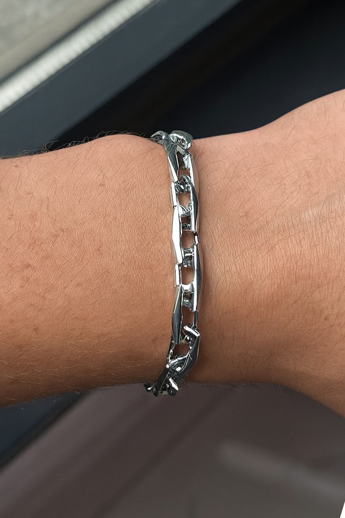 Gümüş Renk Zincir Detaylı Çelik Erkek Bileklik