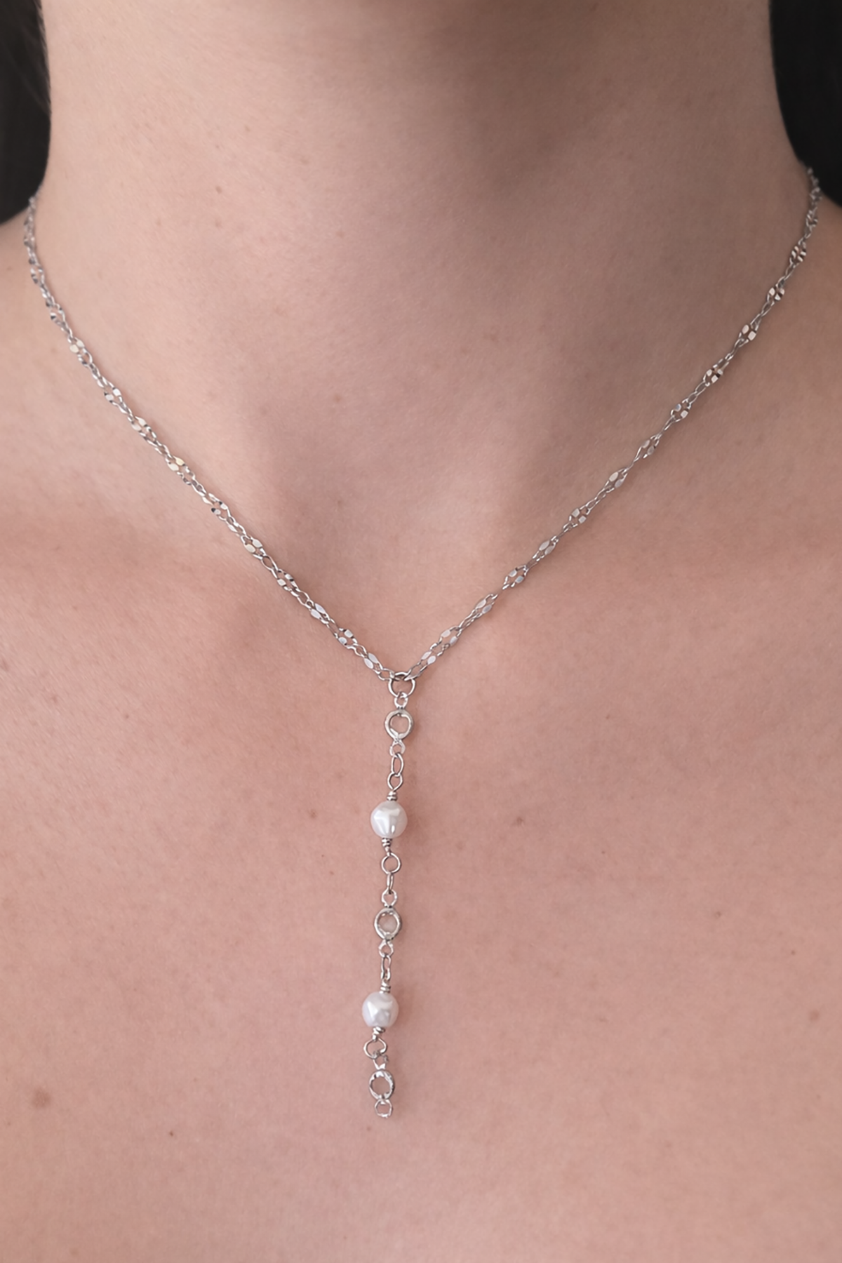 Gümüş Renk İnci Detaylı Çelik Y Kolye