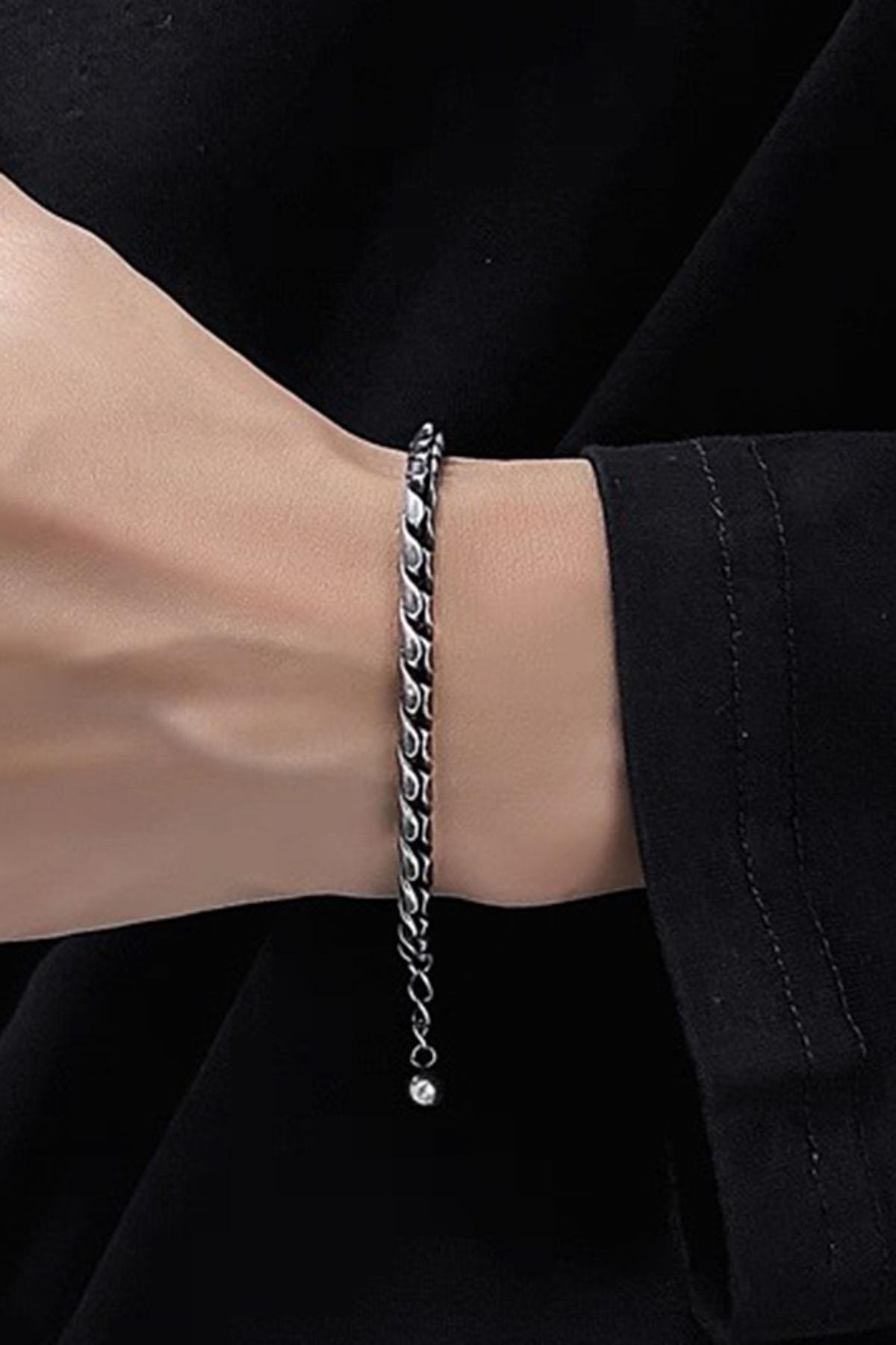 Antrasit Renk Zincir Detaylı Çelik Erkek Bileklik