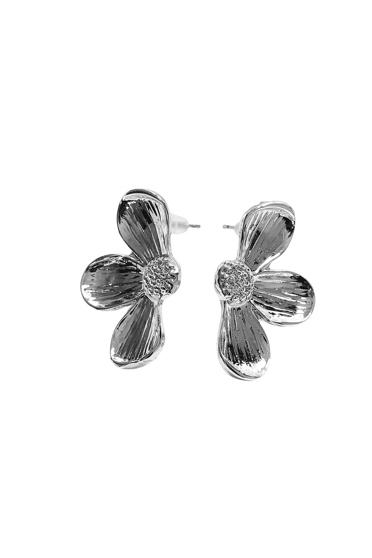 Gümüş Renk Çiçek Figürlü Küpe (Çift)