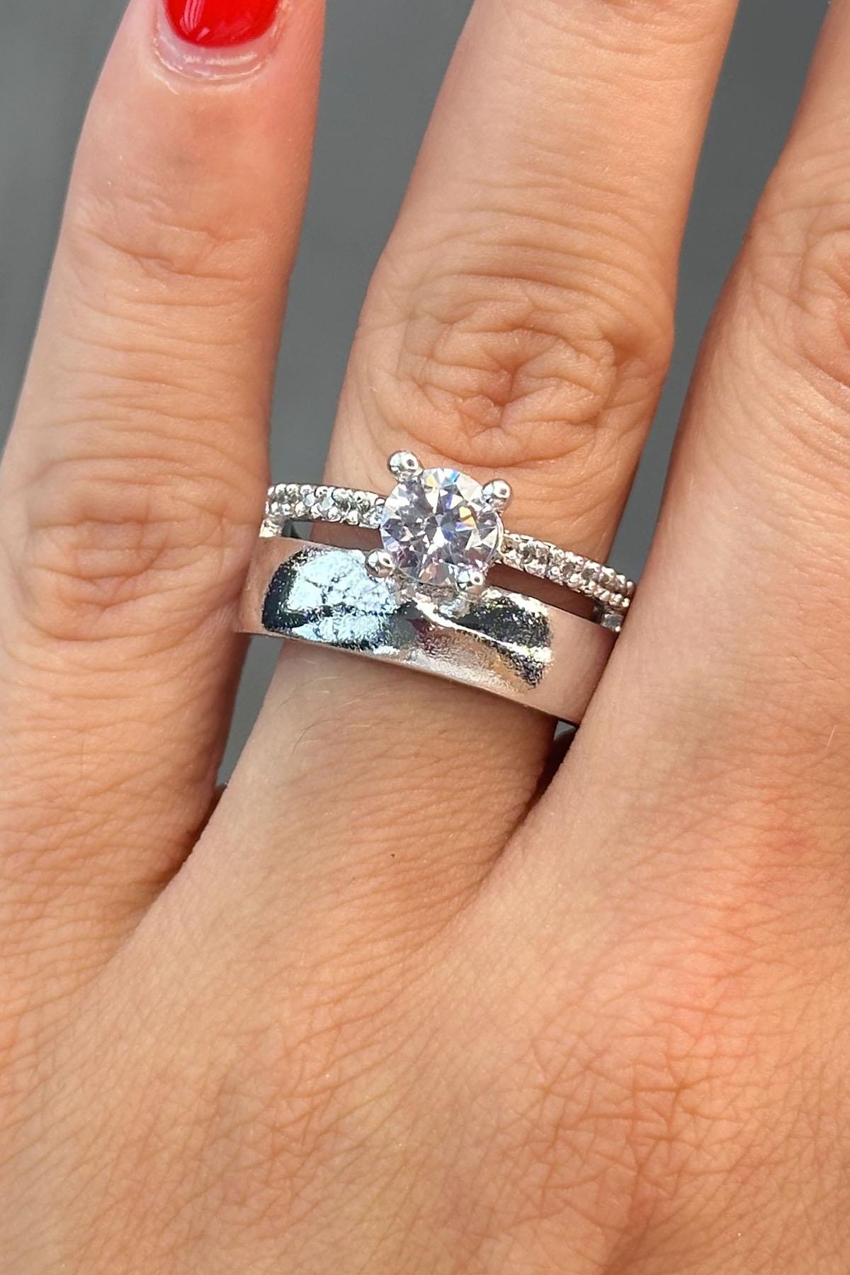 Gümüş Renk Taş Detaylı Ayarlanabilir Yüzük