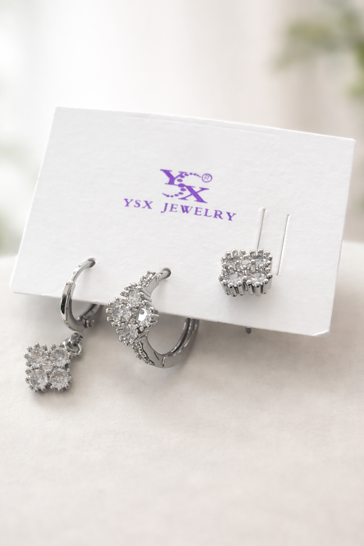 Gümüş Renk Taş Detaylı 3'lü YSX Küpe Set