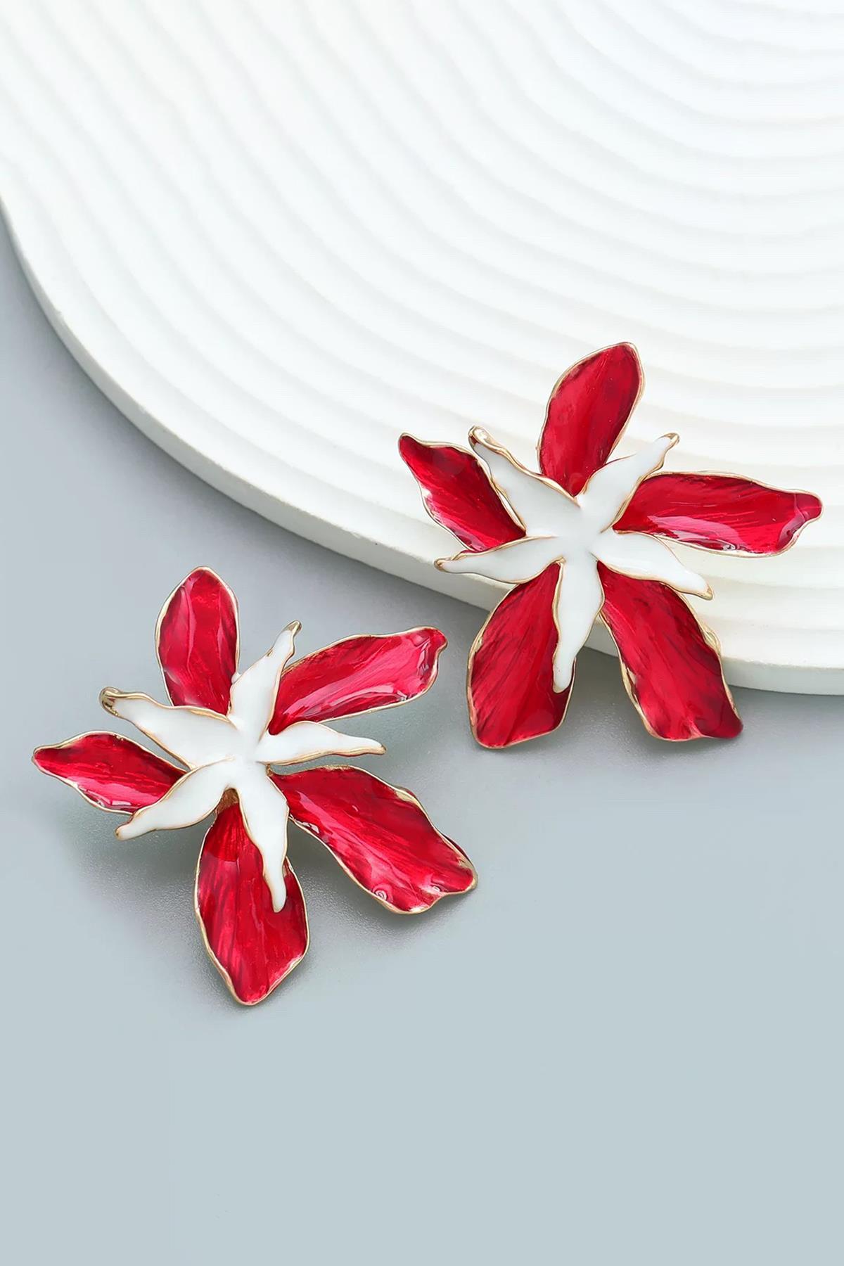 Altın Renk Çiçek Figürlü Küpe (Çift)