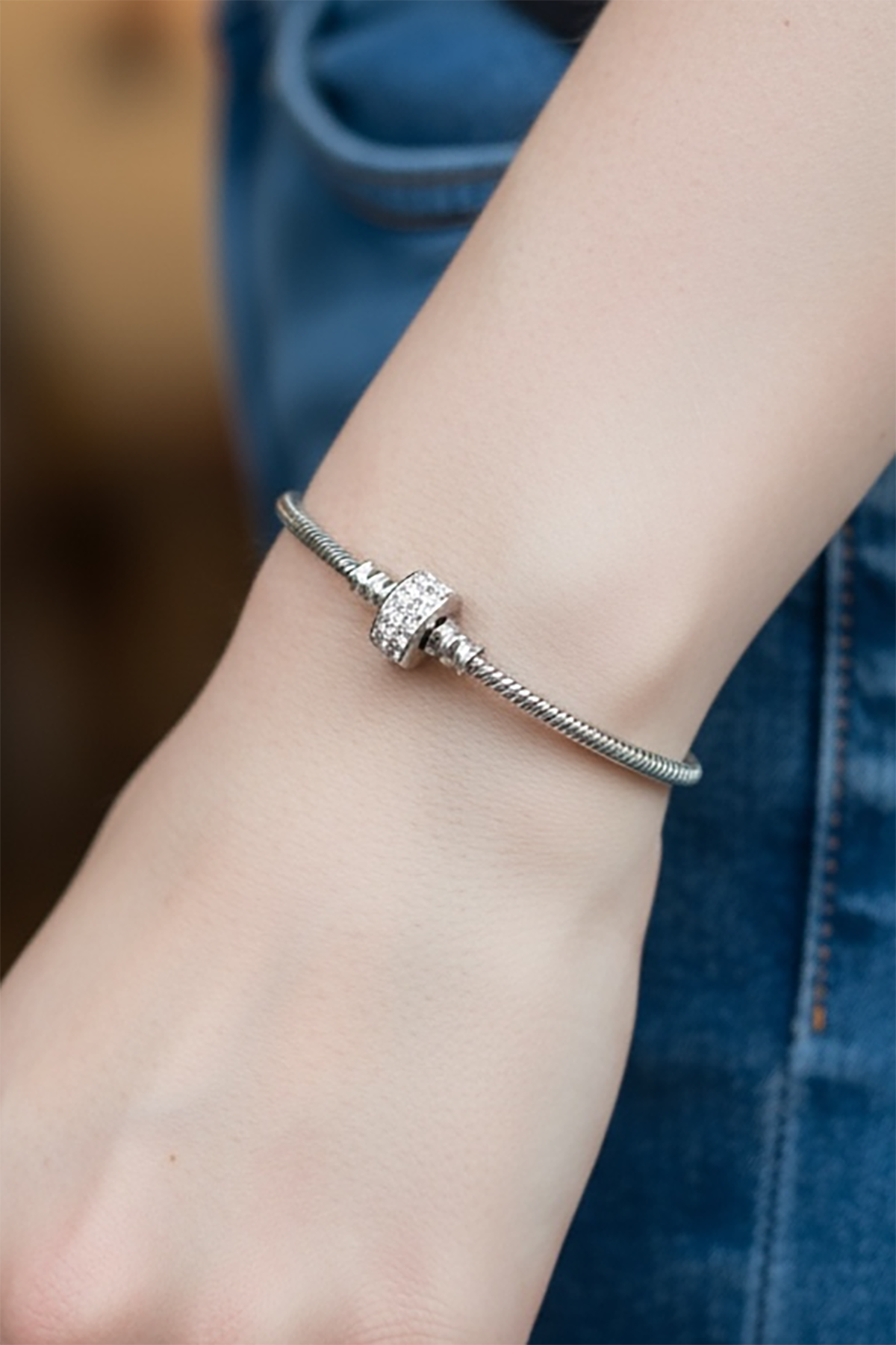 Gümüş Renk Taş Detaylı Bileklik