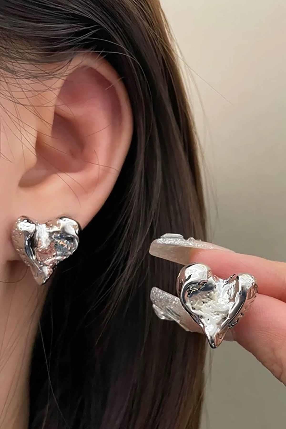 Gümüş Renk Kalp Figürlü Çelik Küpe (Çift)