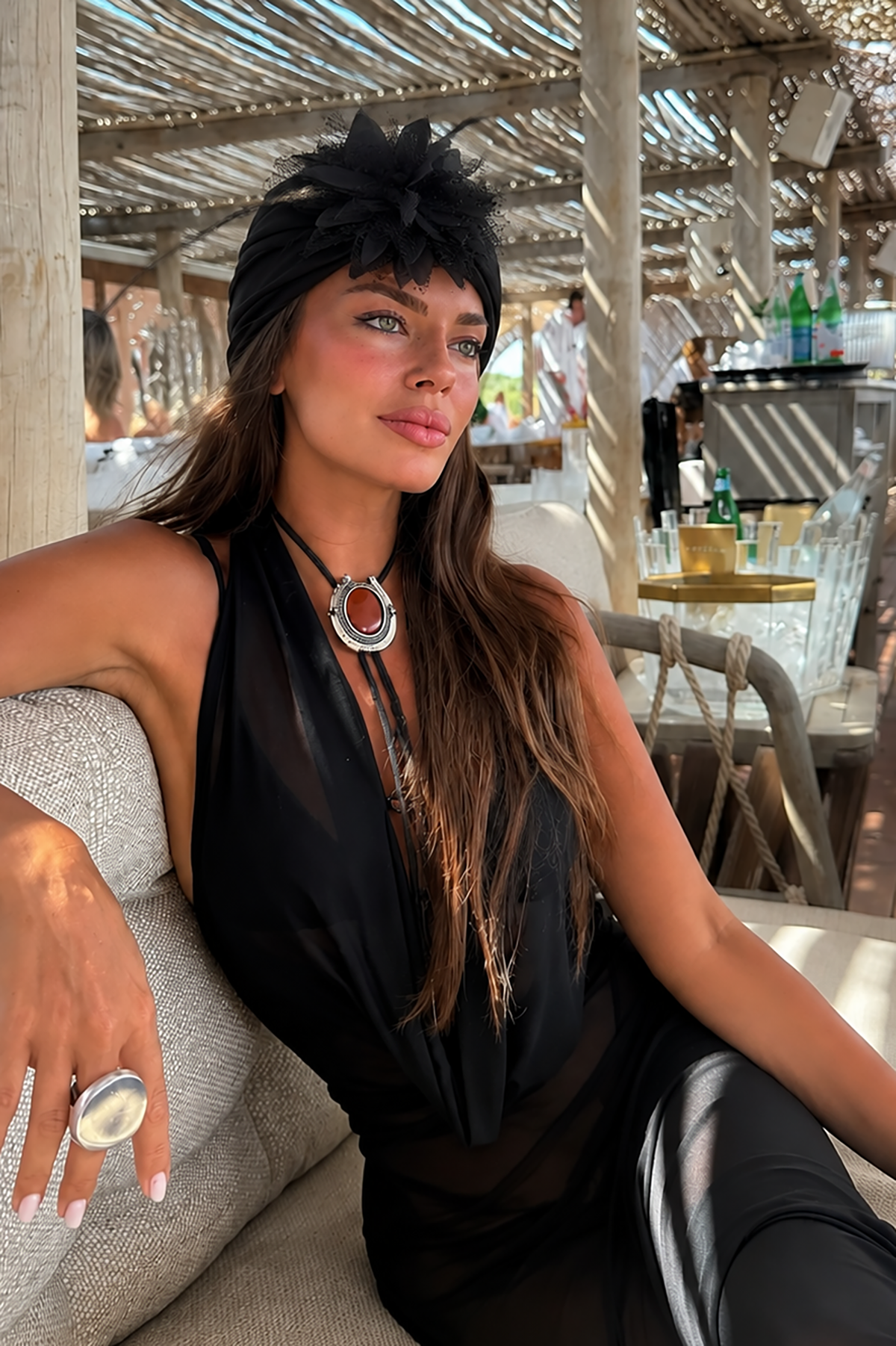 Siyah Renk Çiçek Figürlü Saç Bandı/Saç Bonesi