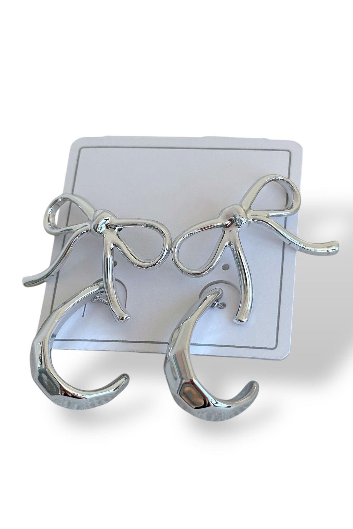 Gümüş Renk Kurdele Figürlü 4'lü Küpe Set