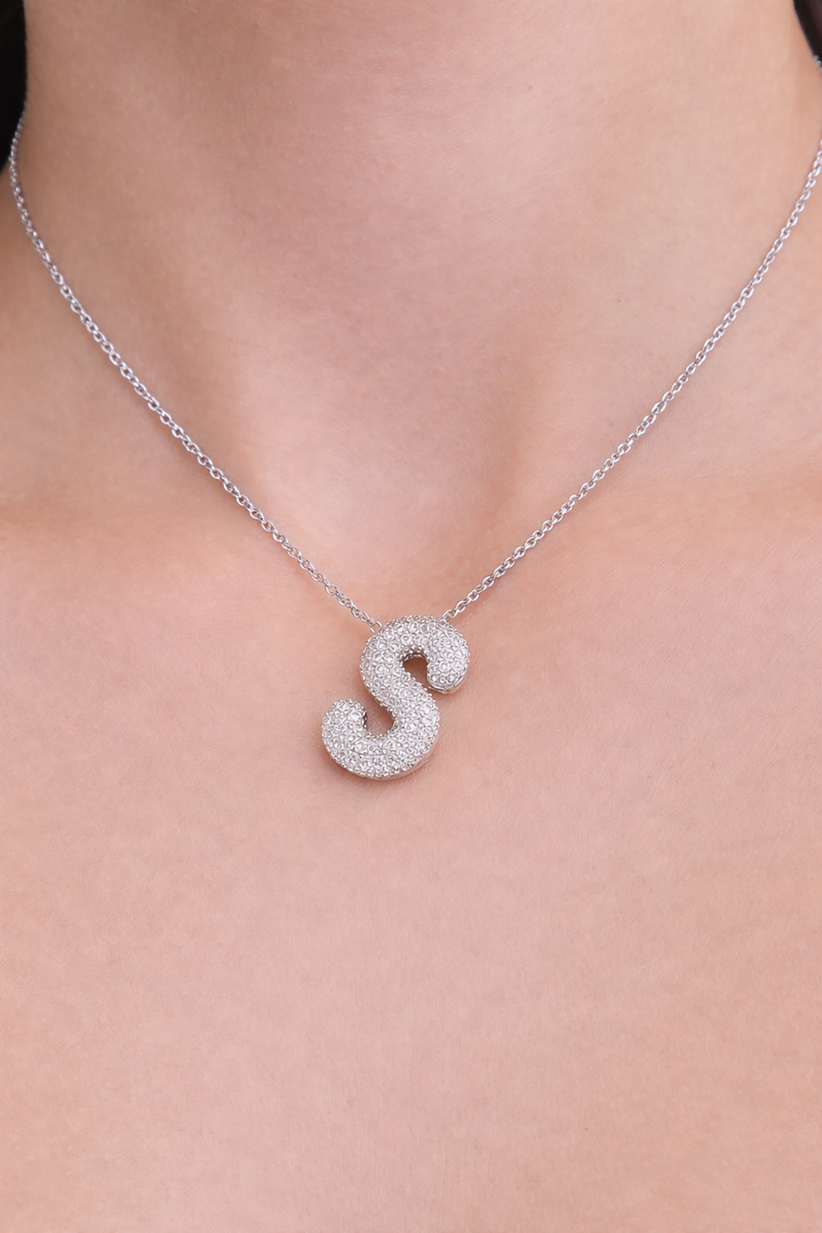 Gümüş Renk S Harf Taş Detaylı Çelik Kolye