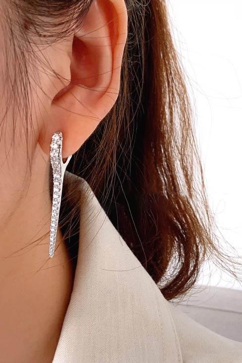 Gümüş Renk Taş Detaylı 14K Altın Kaplama TX Küpe (Çift)