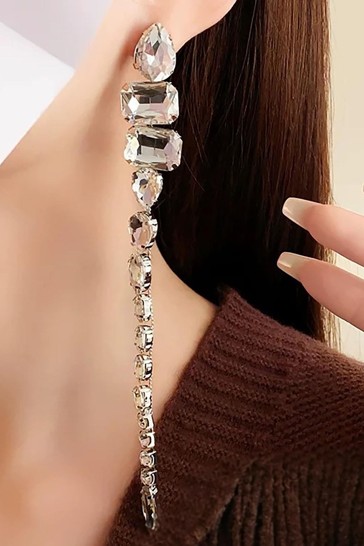 Gümüş Renk Taş Detaylı Tasarım Küpe (Çift)