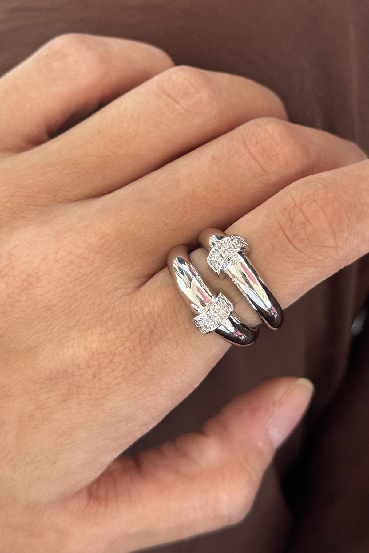 Gümüş Renk Taş Detaylı Ayarlanabilir Yüzük