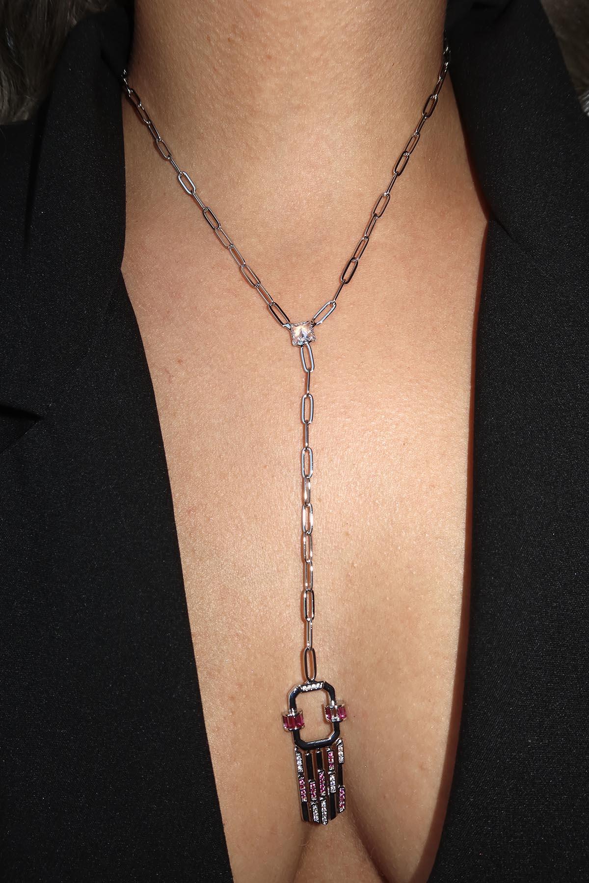 Gümüş Renk Taş Detaylı Y Kolye