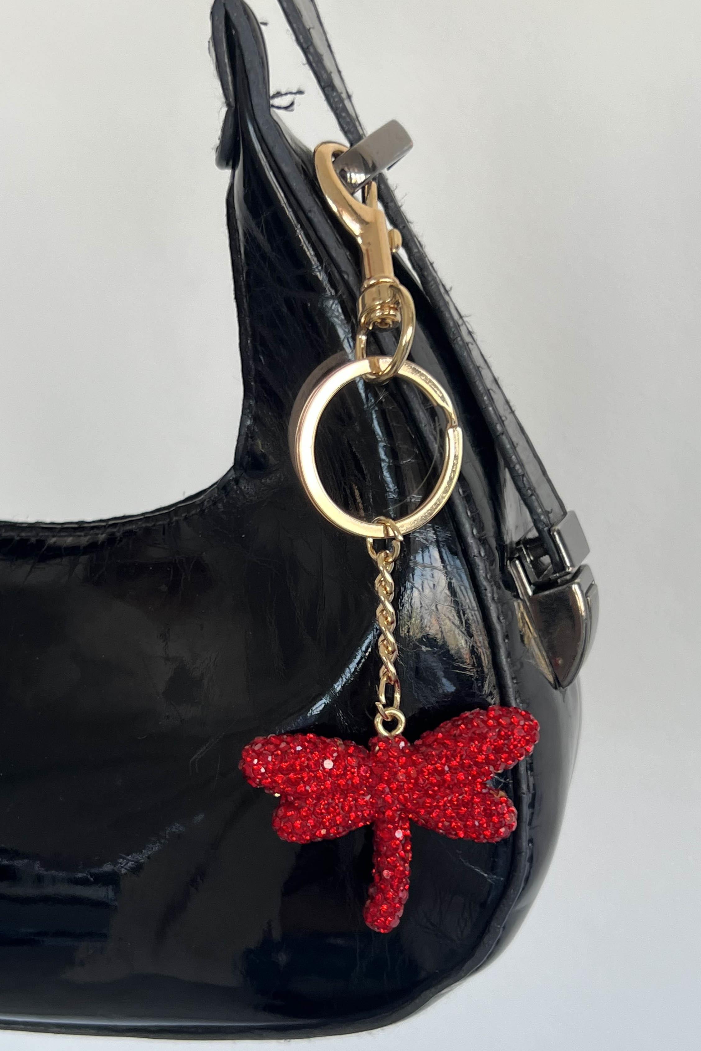 Altın Renk Yusufçuk Figürlü Kırmızı Taş Detaylı Çanta Charm/ Anahtarlık