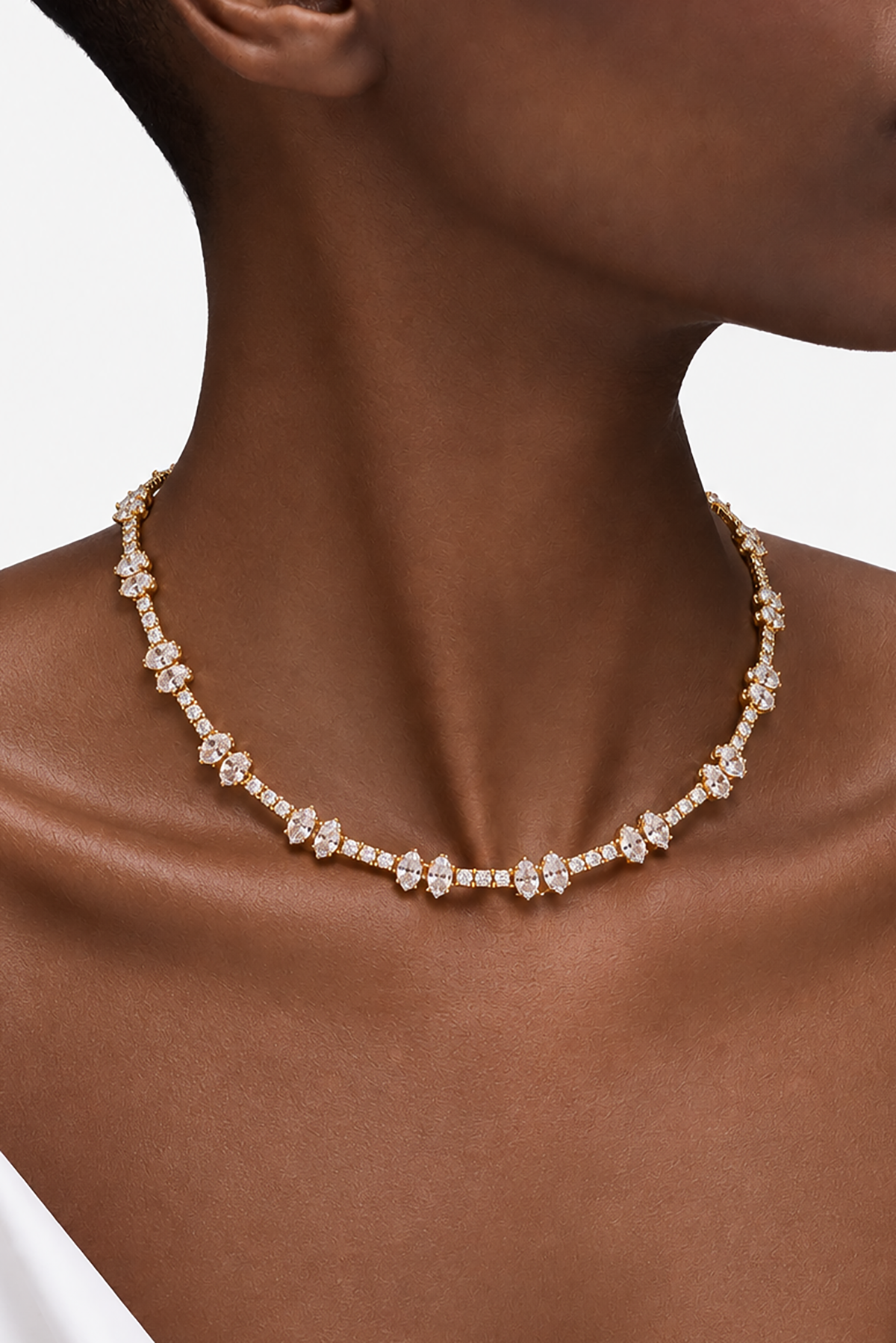 Altın Renk Taşlı Choker Kolye