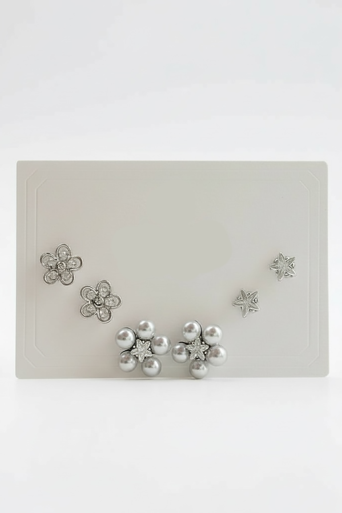 6'lı Gümüş Renk Çiçek Figürlü Taş Detaylı Küpe Set