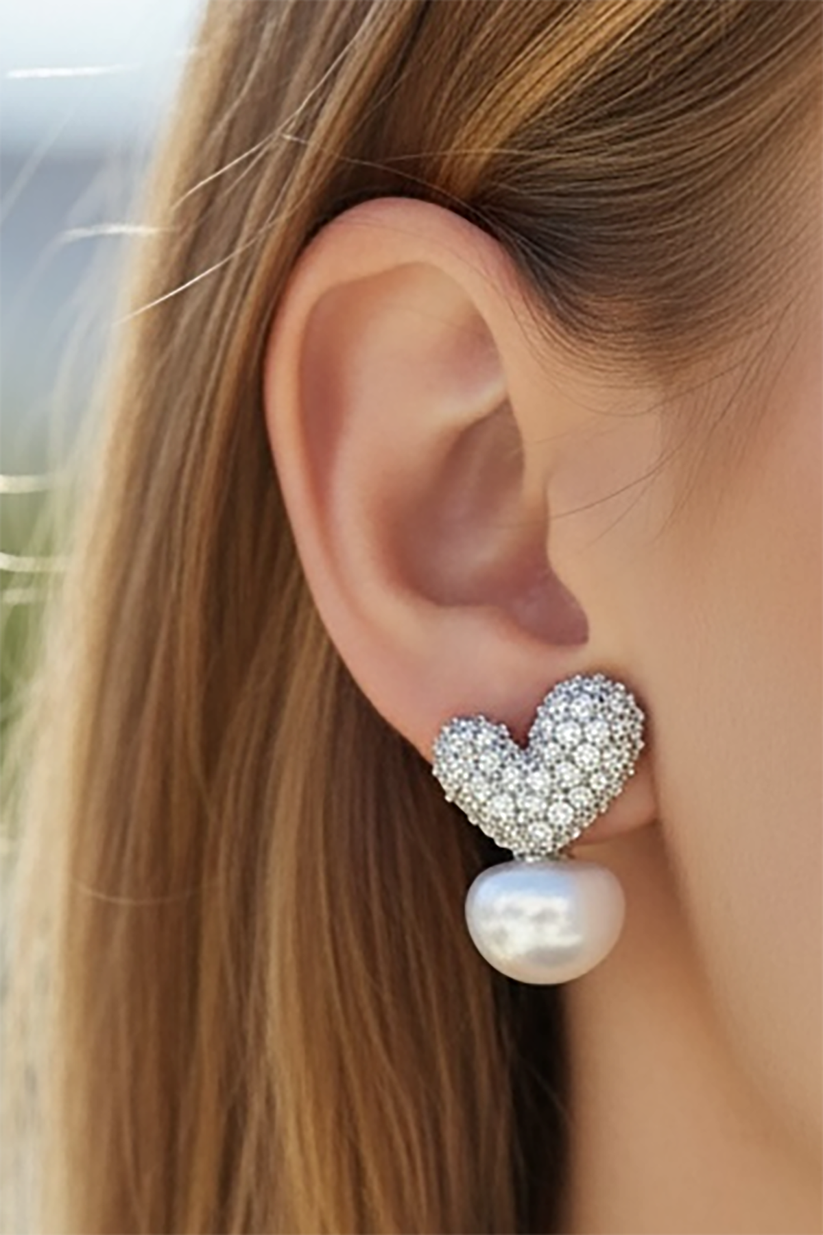 Gümüş Renk Kalp Figürlü Taş Ve İnci Detaylı 14K Altın Kaplama Küpe (Çift)