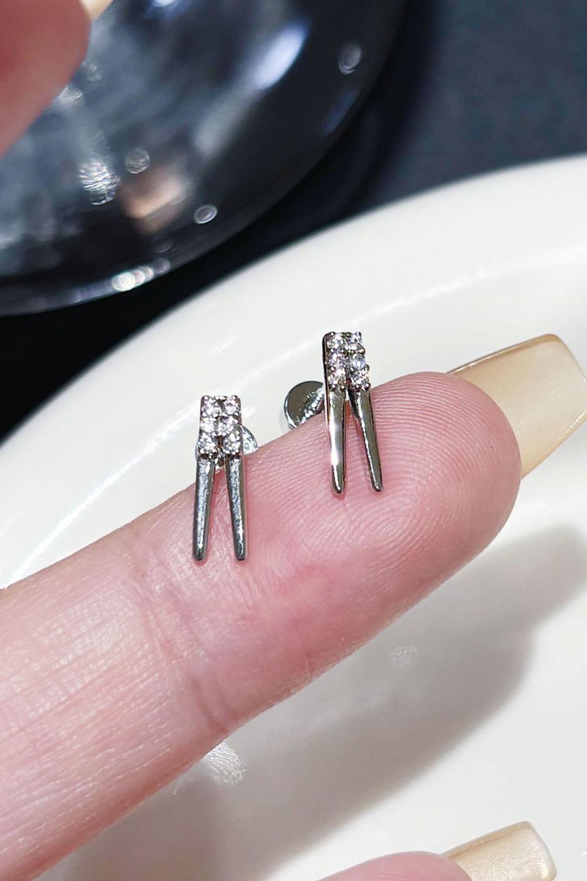 Gümüş Renk Taş Detaylı YSX Küpe (Çift)