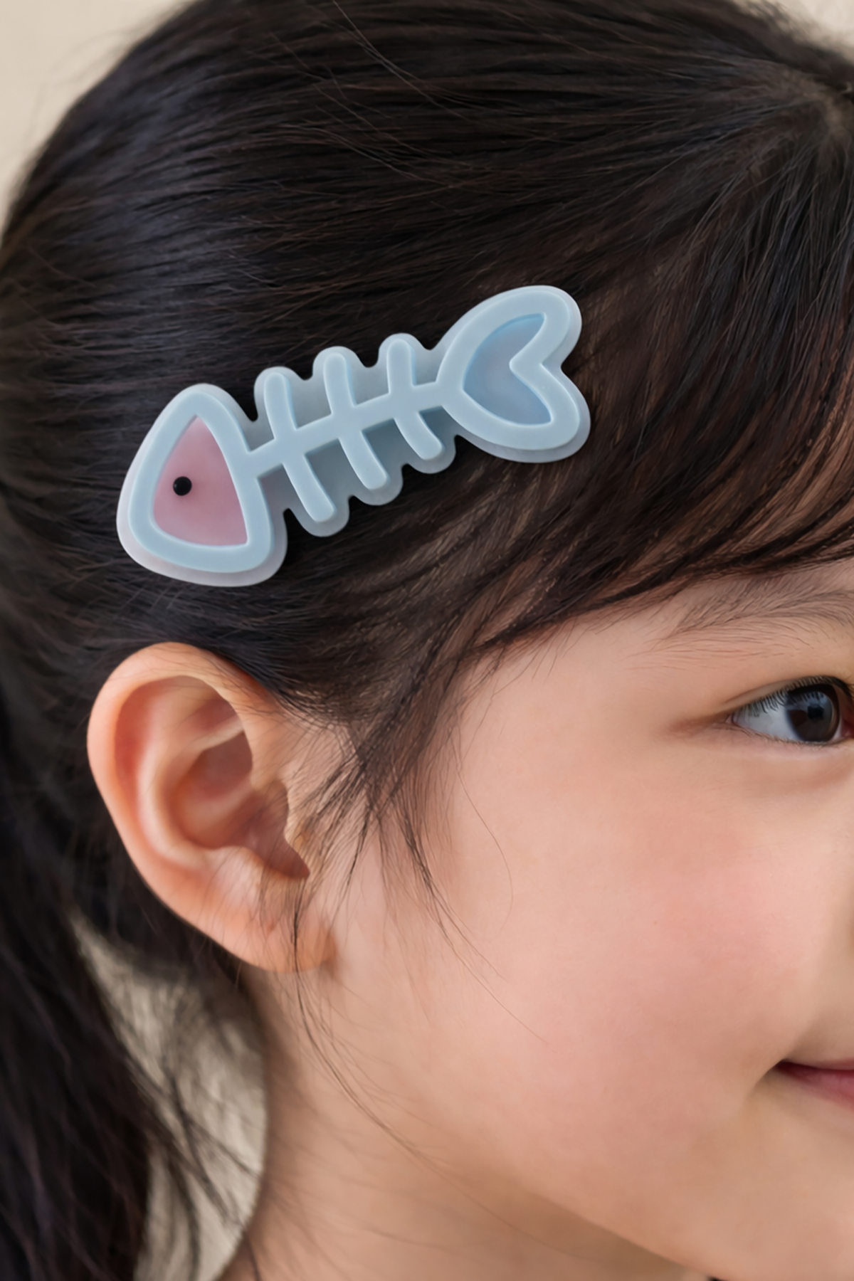 Mavi Renk Kılçık Figürlü Yan Toka