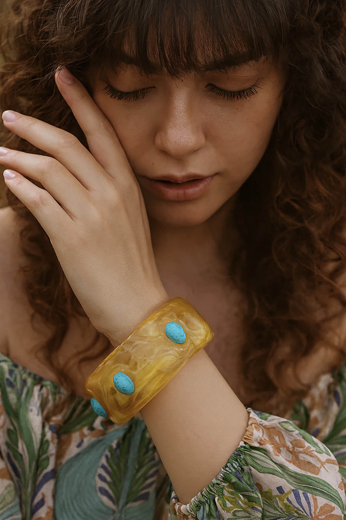 Kahverengi Ve Mavi Renk Taş Detaylı Kalın Kemik Mika Bileklik