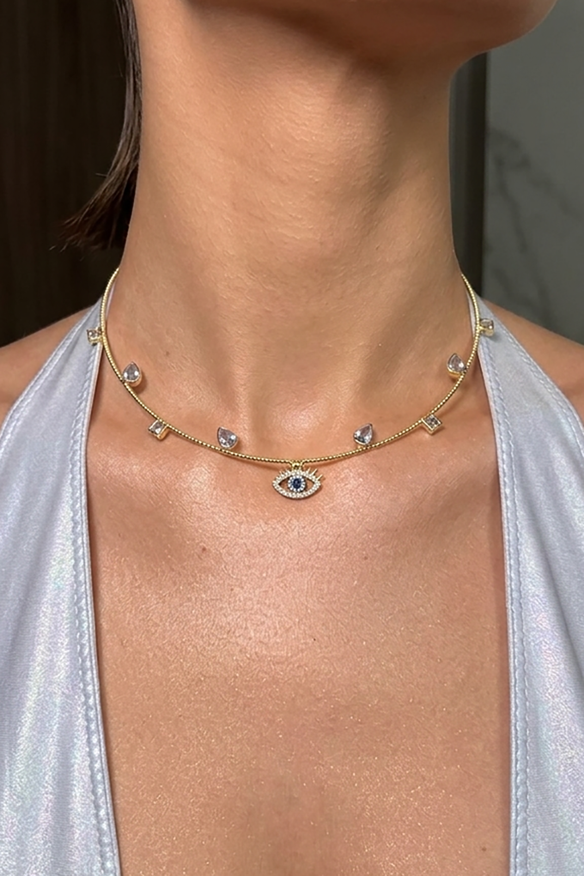Altın Renk Göz Figürlü Taş Detaylı Choker Kolye