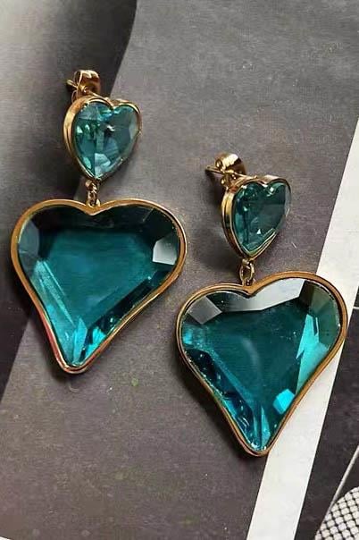 Altın Renk Mavi Taş Detaylı Kalp Figürlü Çelik Küpe (Çift)