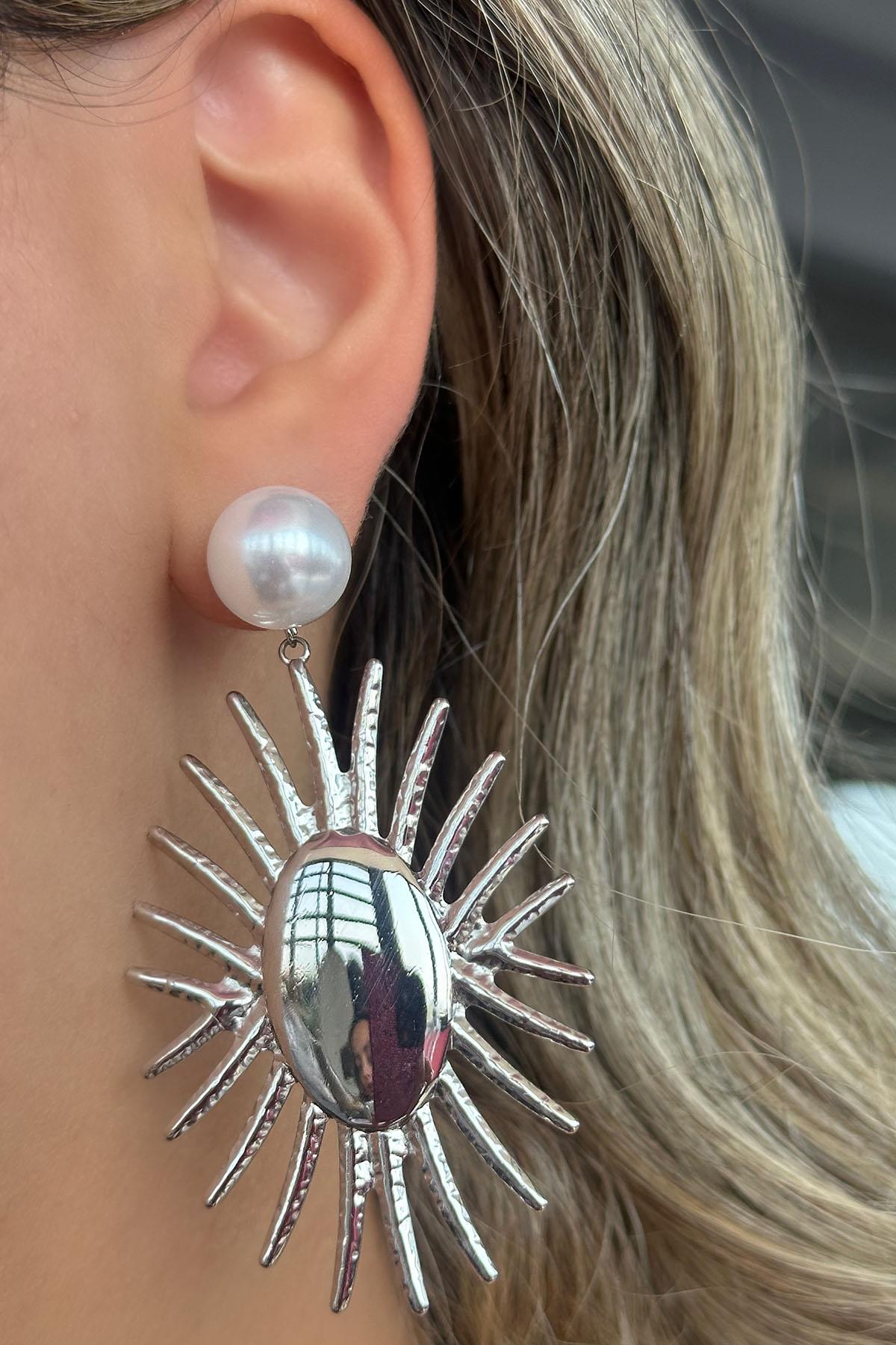 Gümüş Renk İnci Detaylı Çelik Küpe (Çift)