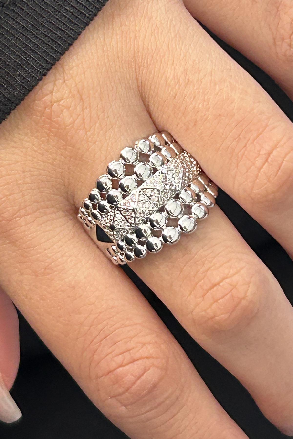 Gümüş Renk Taş Detaylı Ayarlanabilir Çelik Yüzük