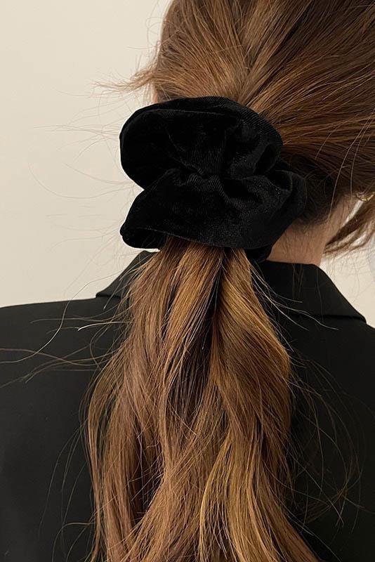 Siyah Renk Kadife Simit Toka