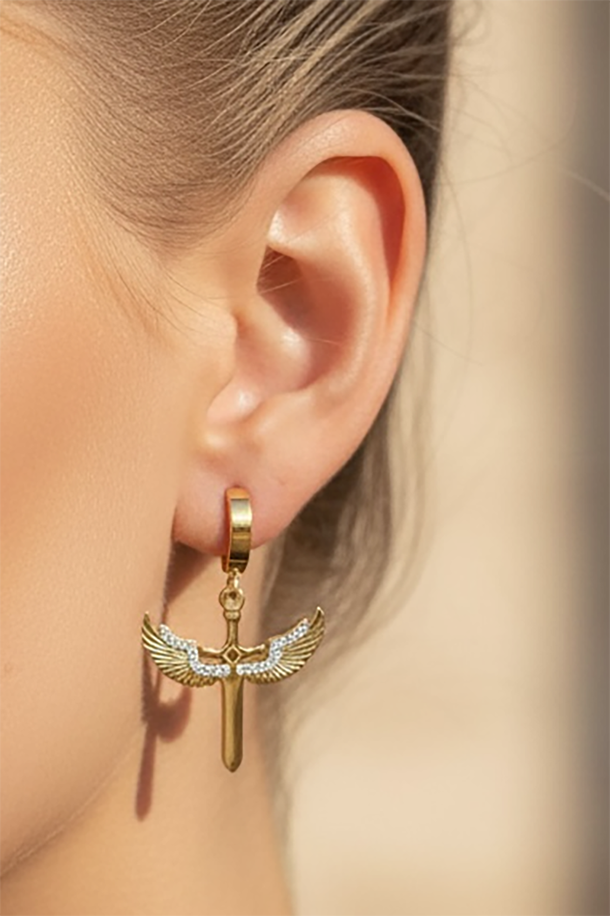 Altın Renk Taş Detaylı Çelik Küpe (Çift)