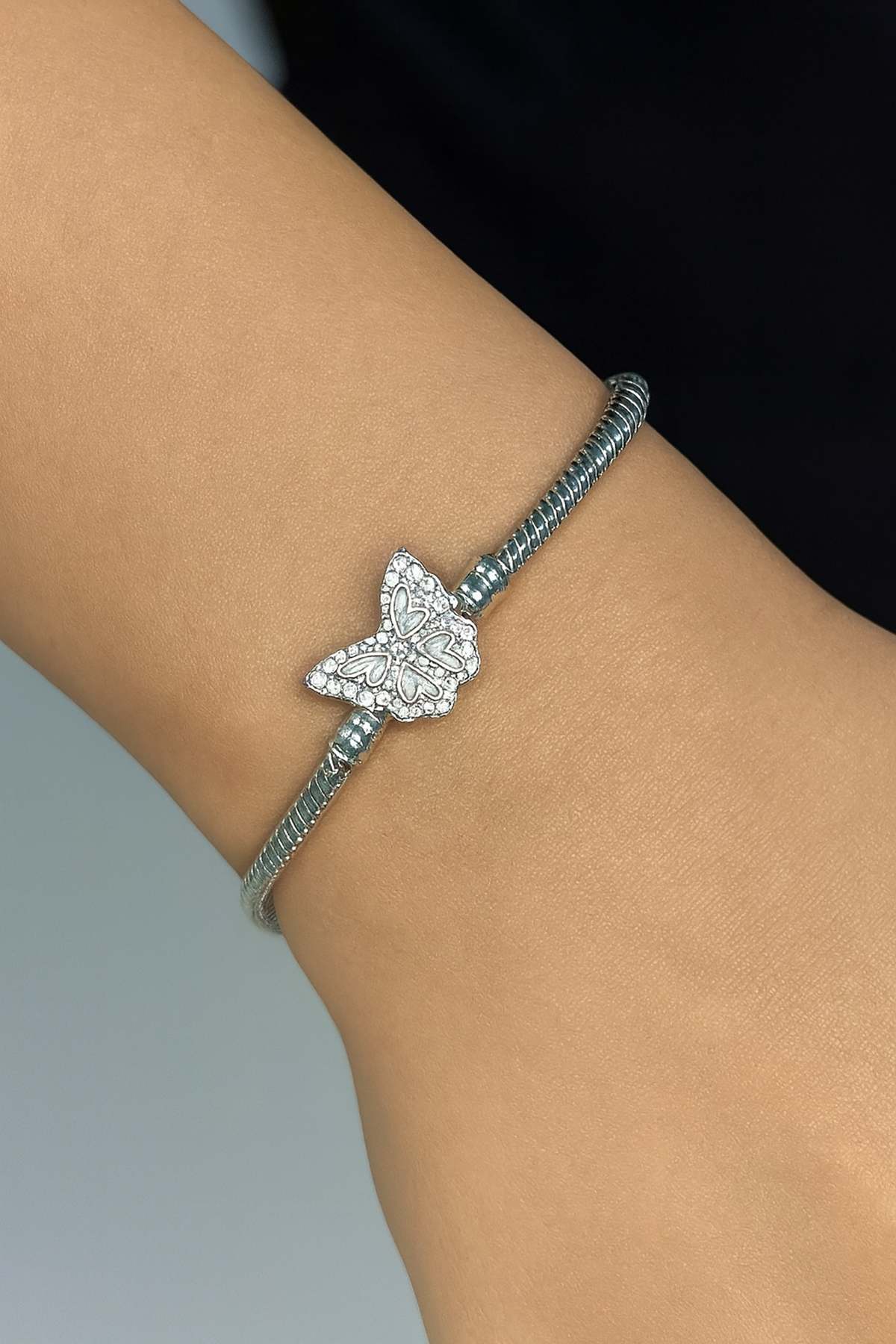 Gümüş Renk Kelebek Figürlü Bileklik