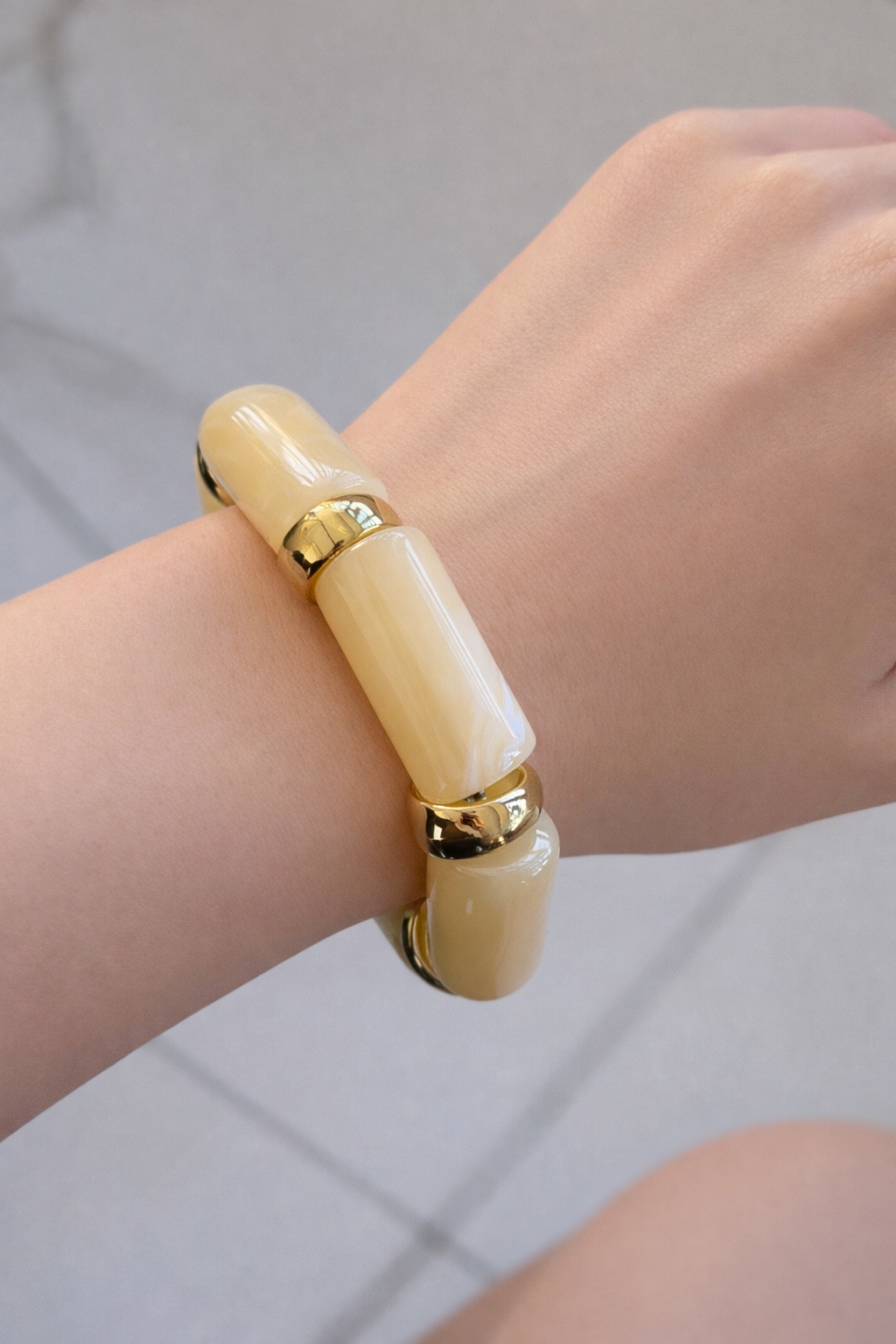 Bej Renk Boncuklu Bileklik