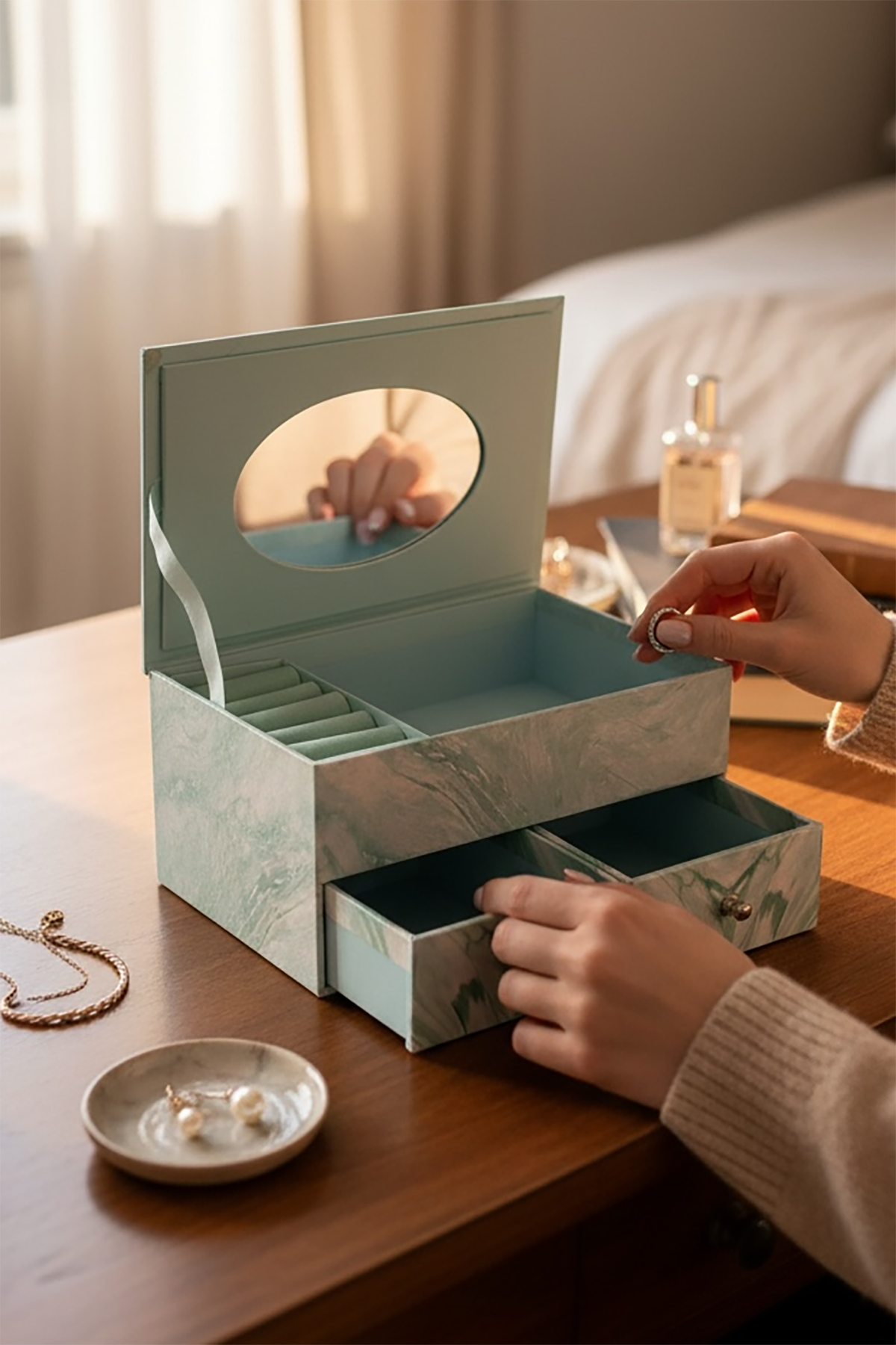 Mavi Renk Ayna Detaylı Bölmeli Çekmeceli Takı Organizeri