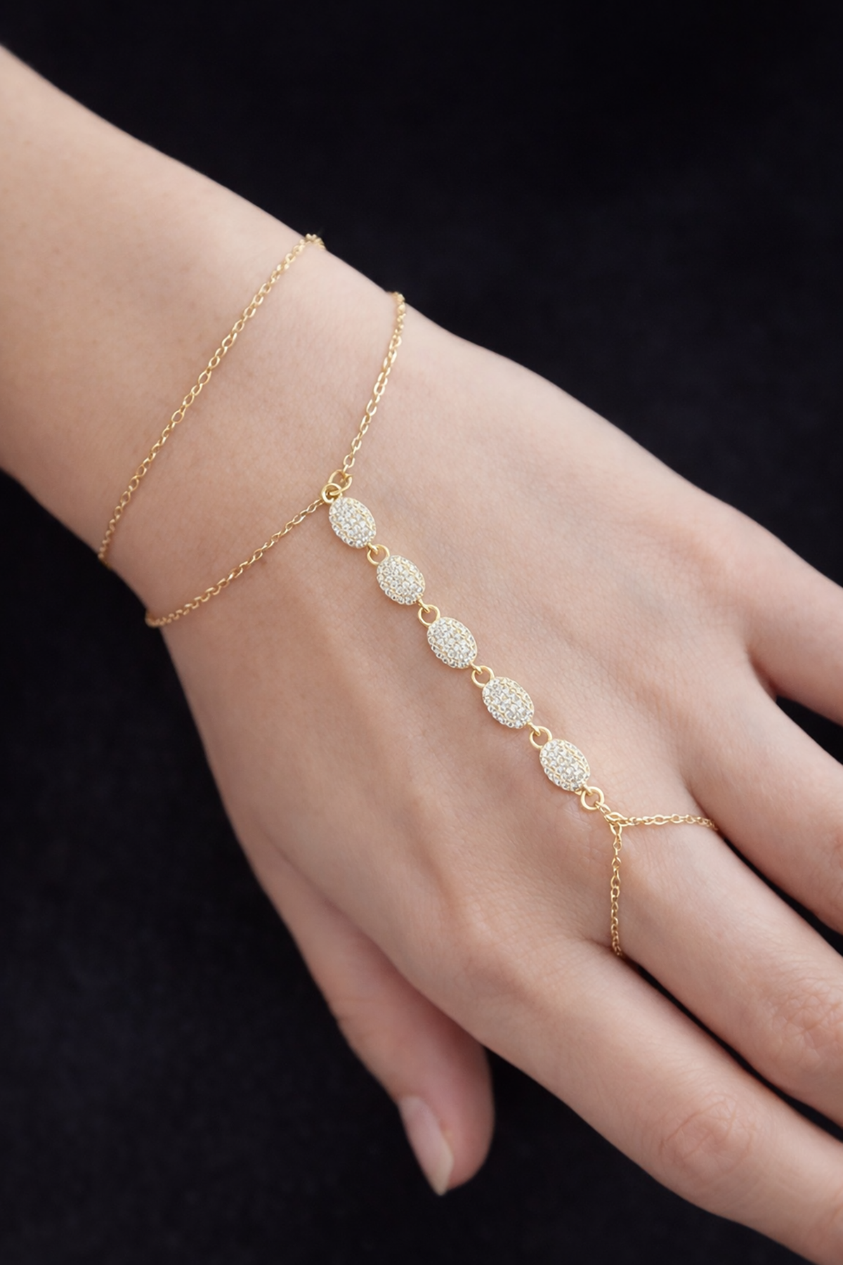 Altın Renk Taş Detaylı Çelik Şahmeran