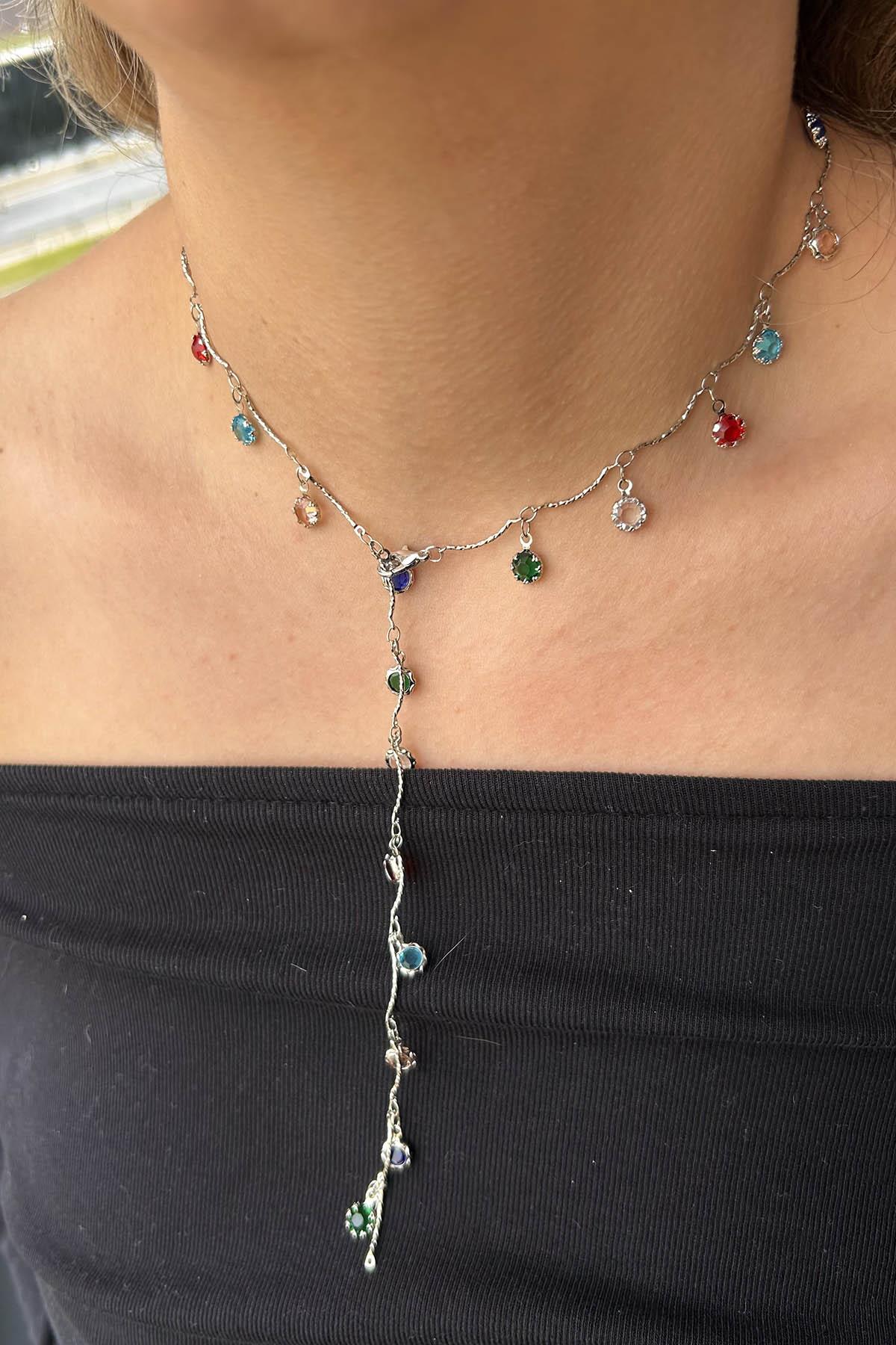 Gümüş Renk Taşlı Çelik Y Kolye