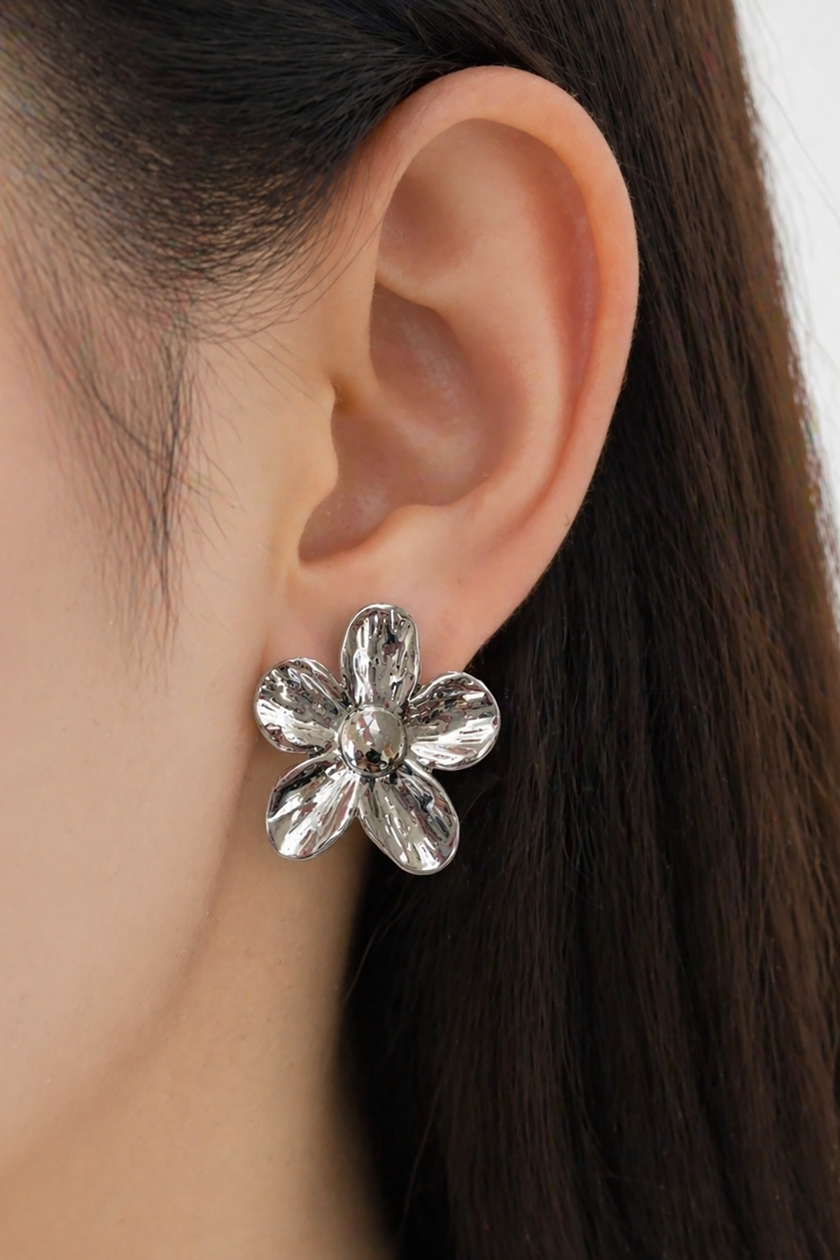 Gümüş Renk Çiçek Figürlü Küpe (Çift)