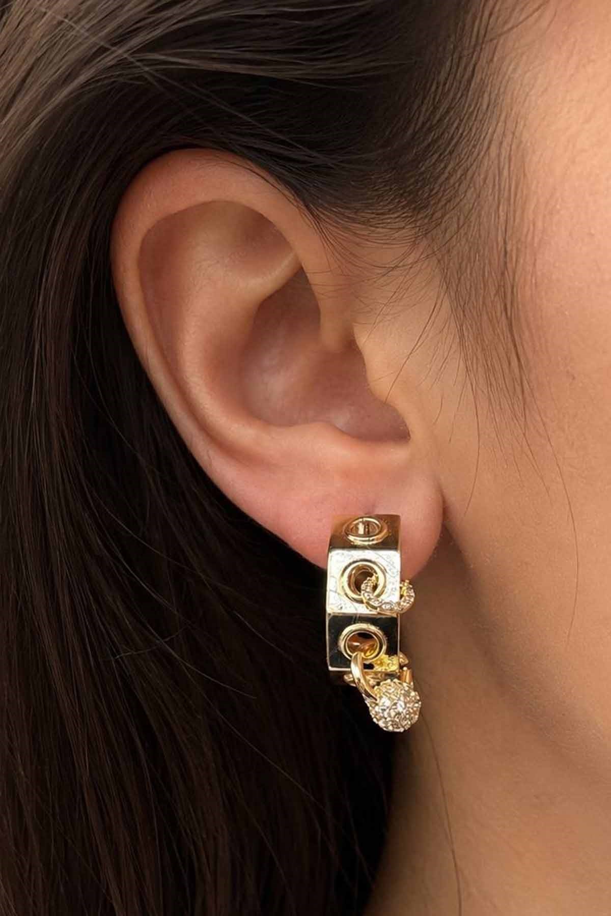 Altın Renk Charm Detaylı TX Halka Küpe (Çift)  