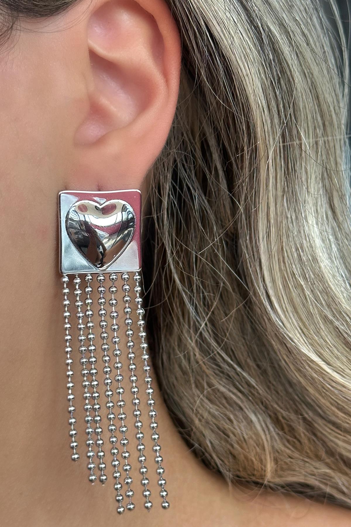 Gümüş Renk Kalp Figürlü Sallantılı Çelik Küpe (Çift)