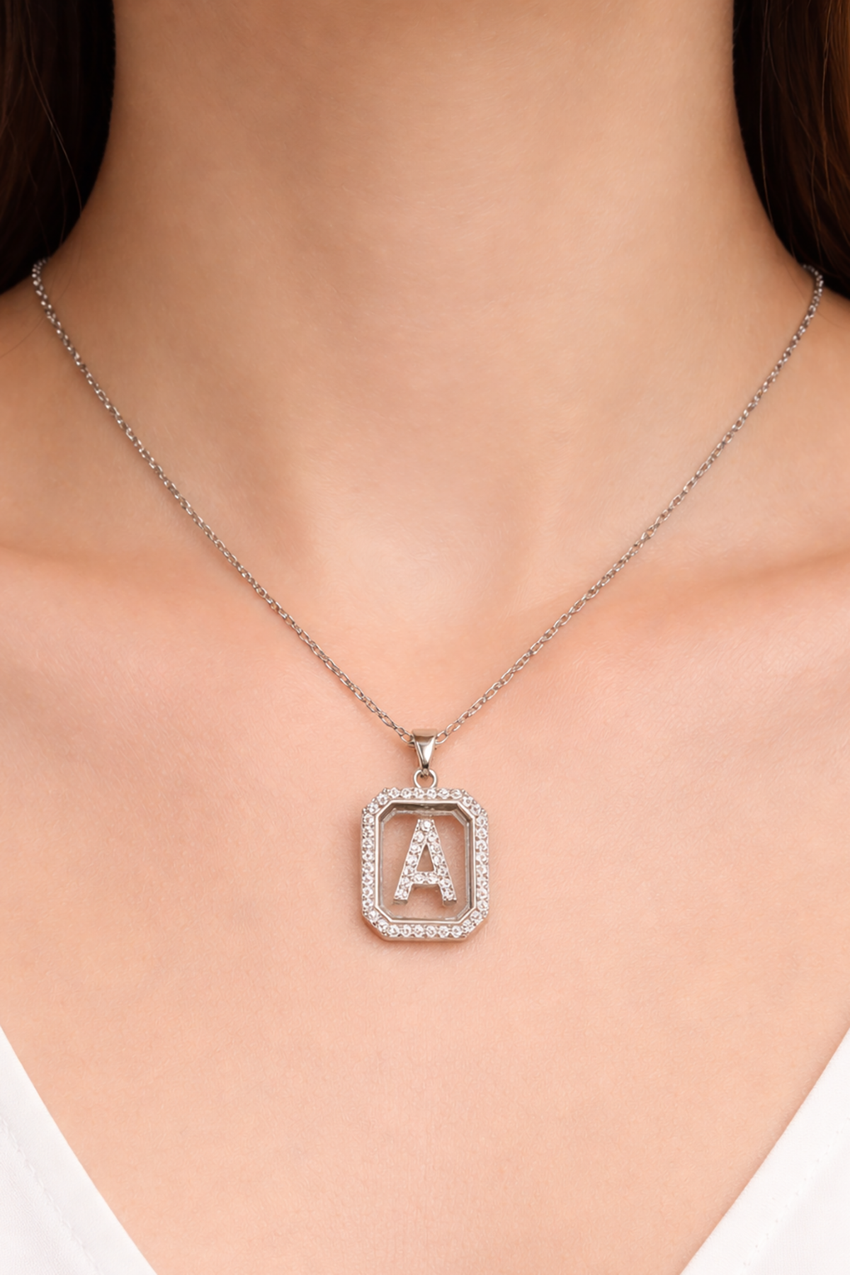 Gümüş Renk A Harf Taş Detaylı Çelik Kolye