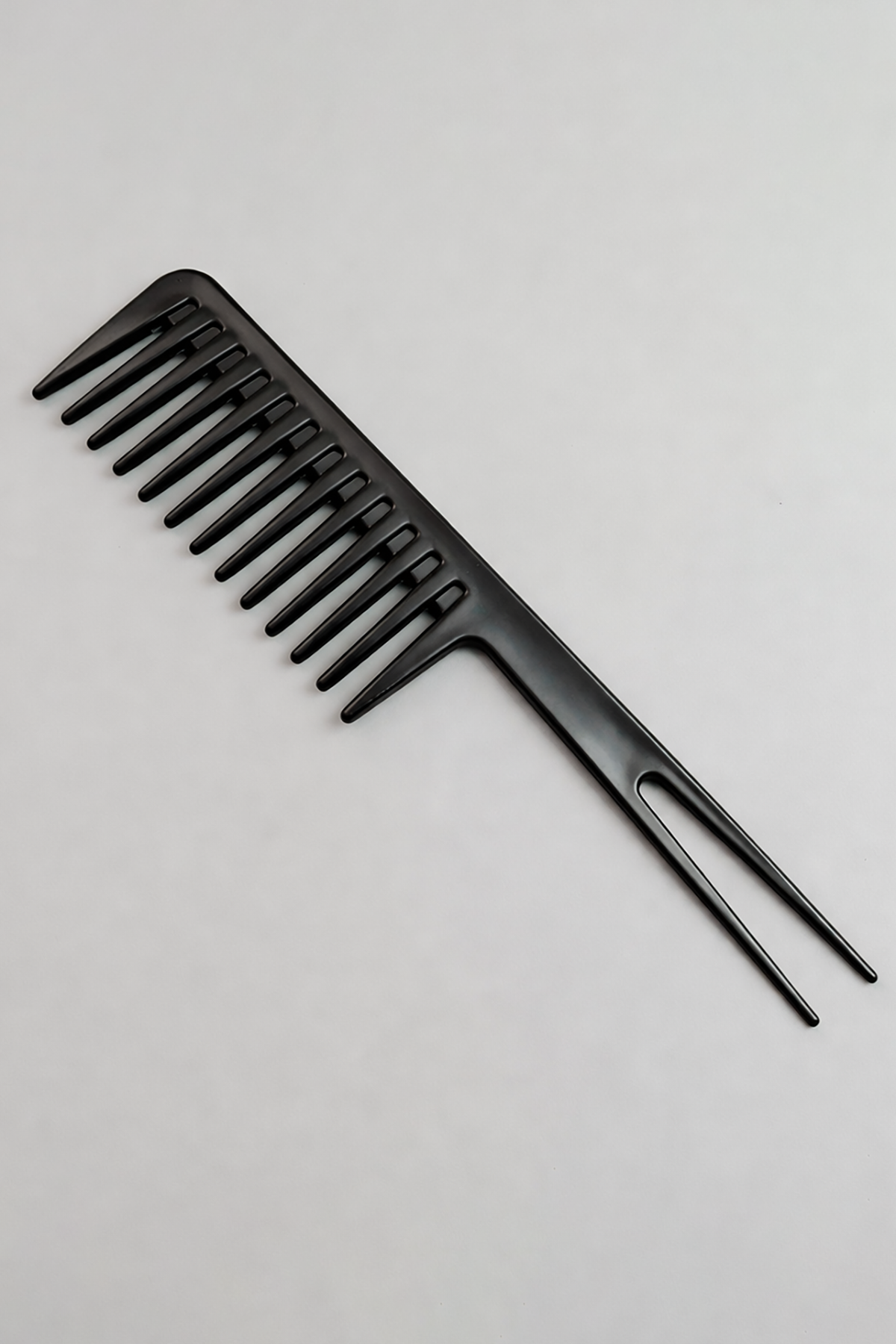 Siyah Renk Saç Şekillendiren Tarak