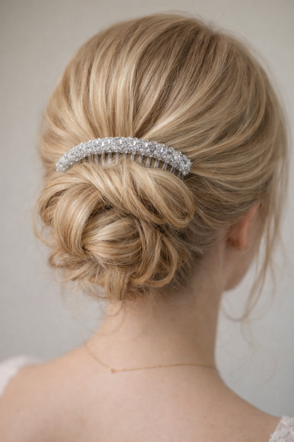 Şeffaf Renk Taş Detaylı Tarak Toka