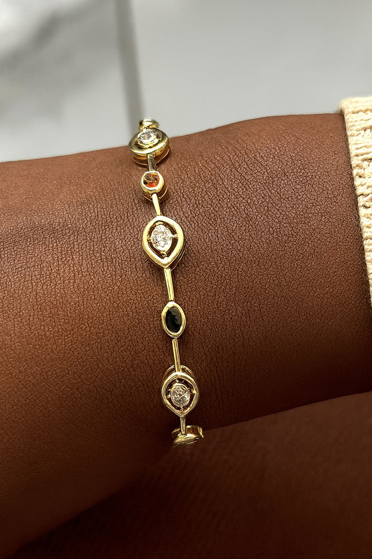 Altın Renk Taş Detaylı 14K Altın Kaplama  Bileklik