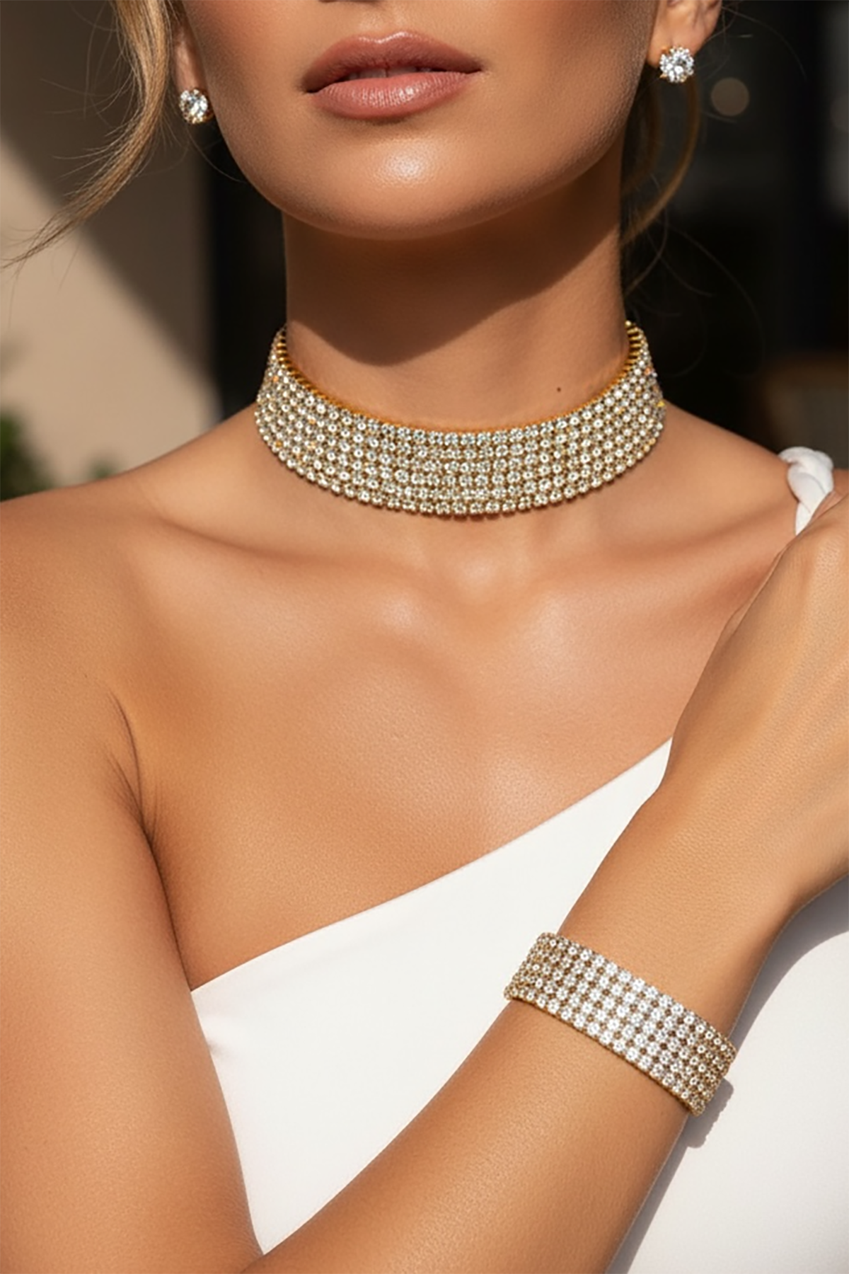 Altın Renk Taş Detaylı Kolye Küpe ve Bileklik Set